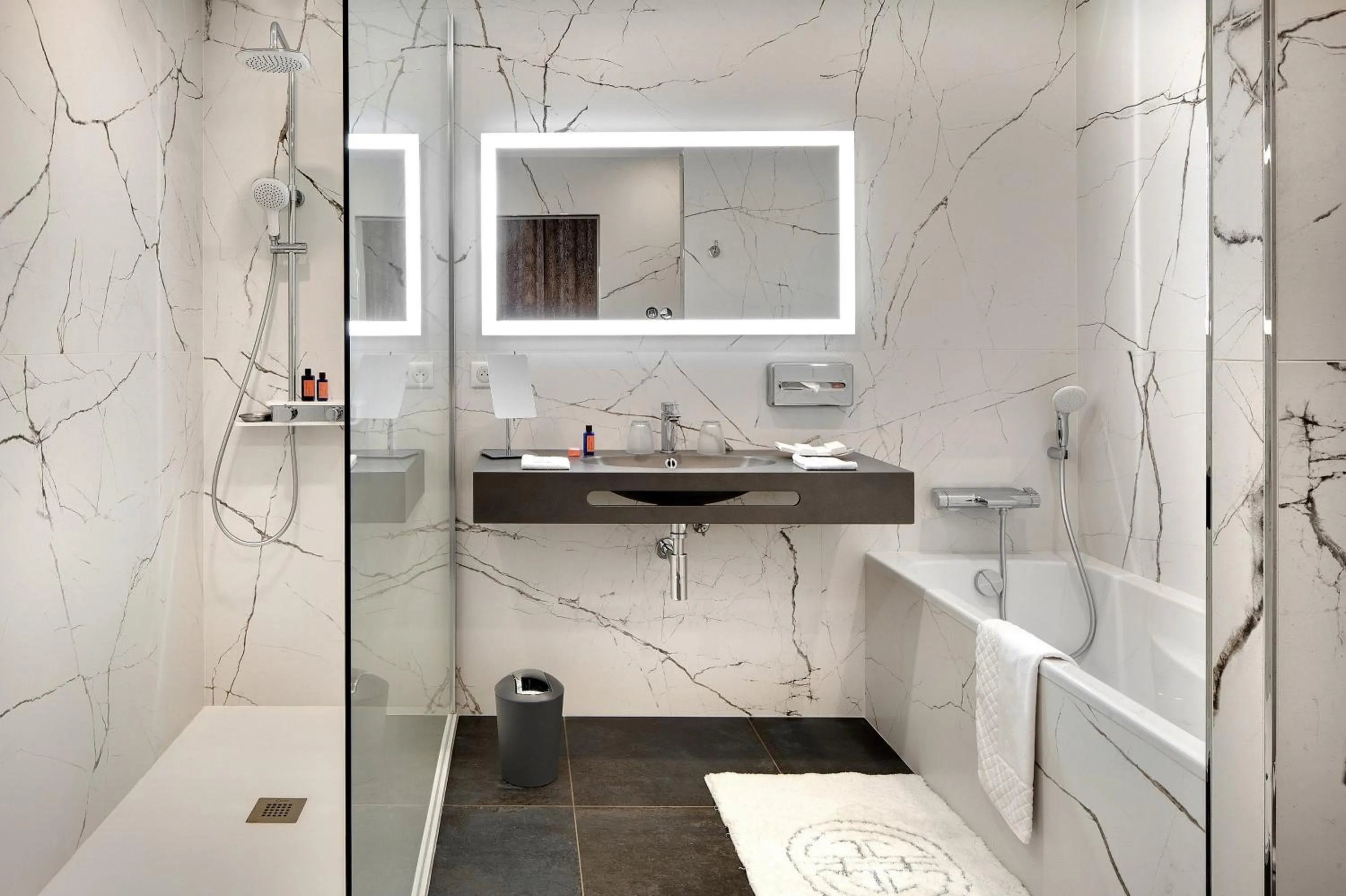 Bathroom in Le Manoir Les Minimes