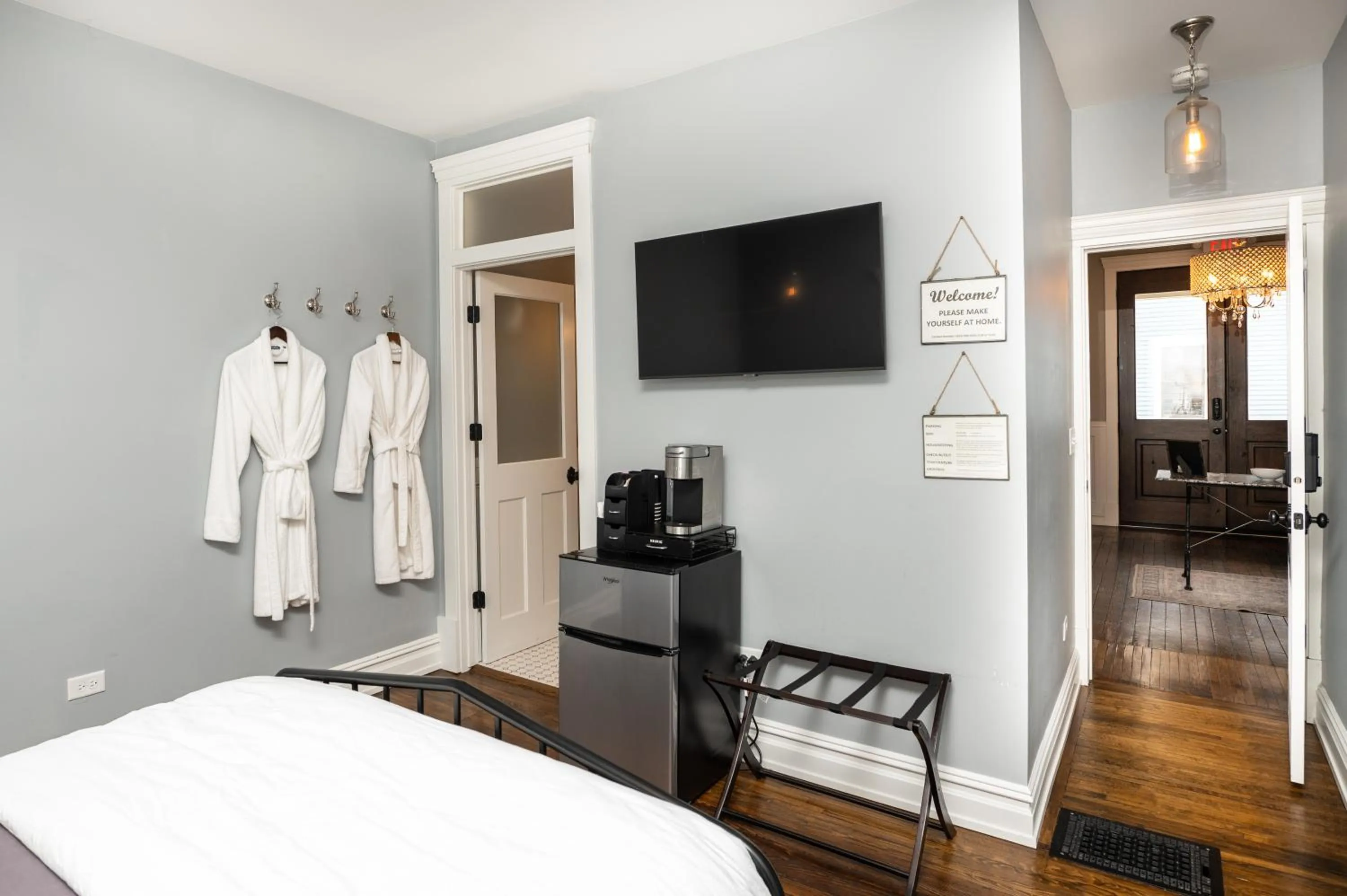 Bed in The Plainfield Inn