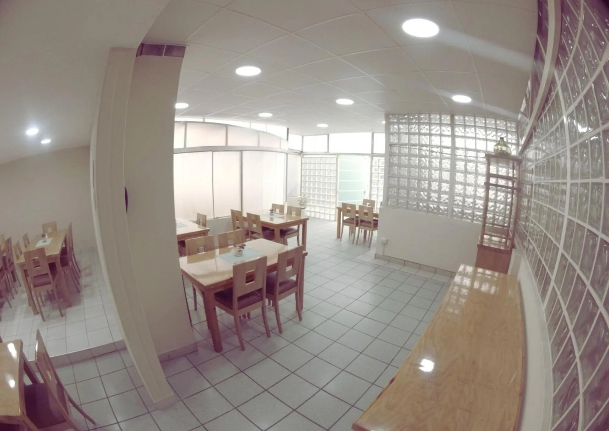 Restaurant/places to eat in Hotel Asturias Inn