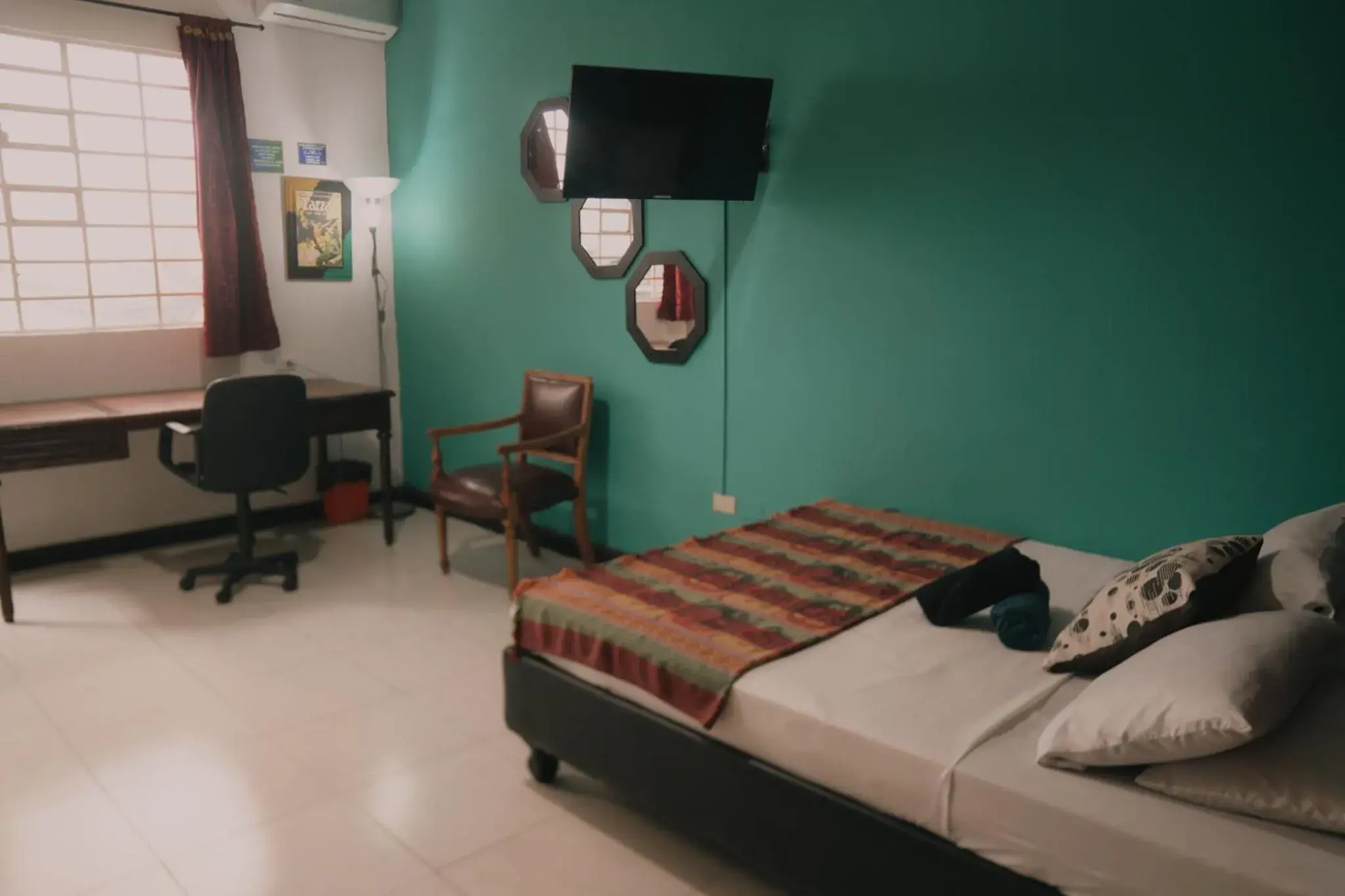 Double Room with Garden View - single occupancy in Havana Dance School & Hostel Double Room with Garden View - single occupancy in Havana Dance School & Hostel