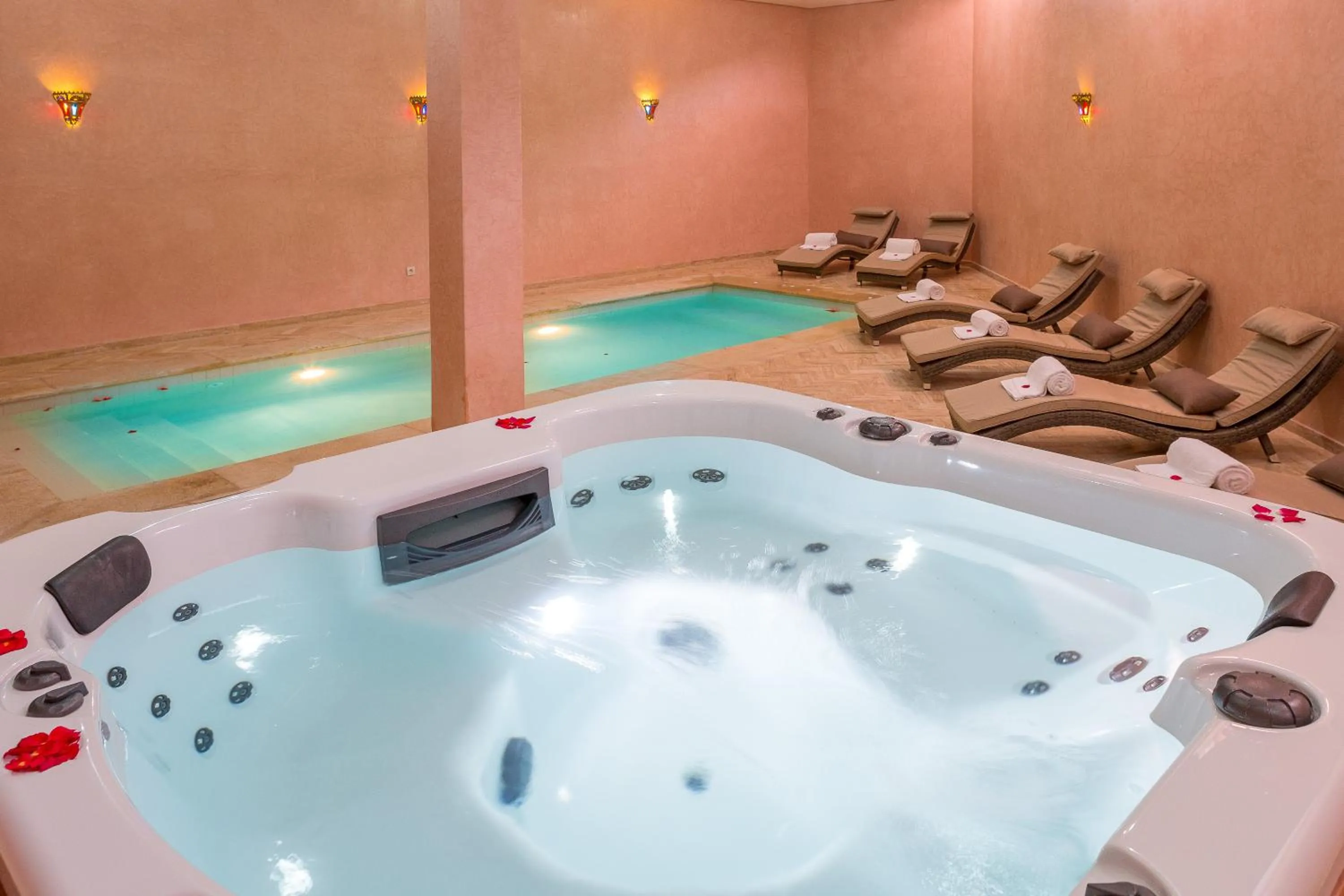 Hot Tub in La Palmeraie De L'Atlas