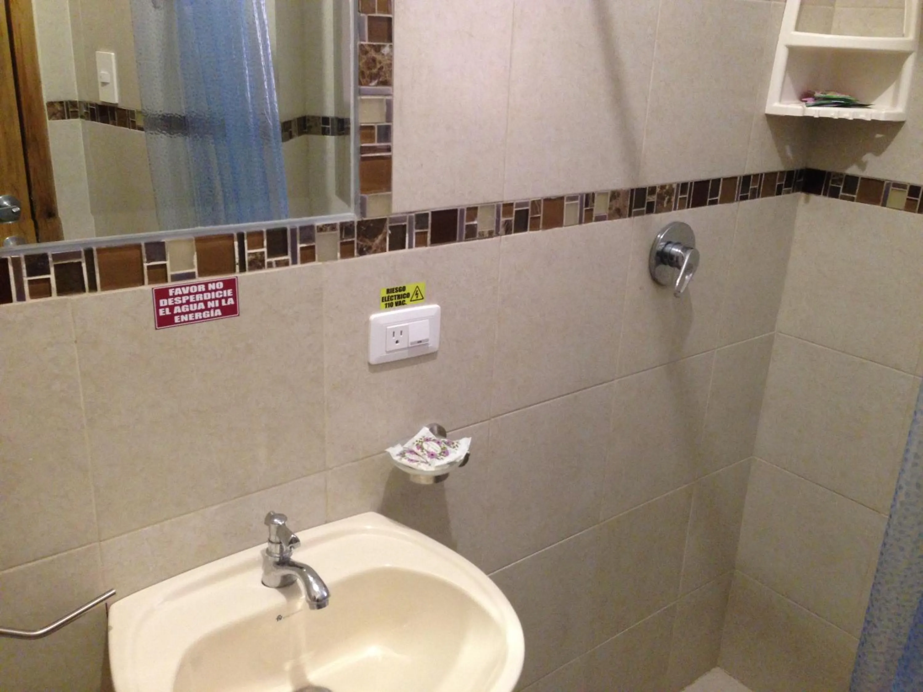 Bathroom in Hotel Almond Beach