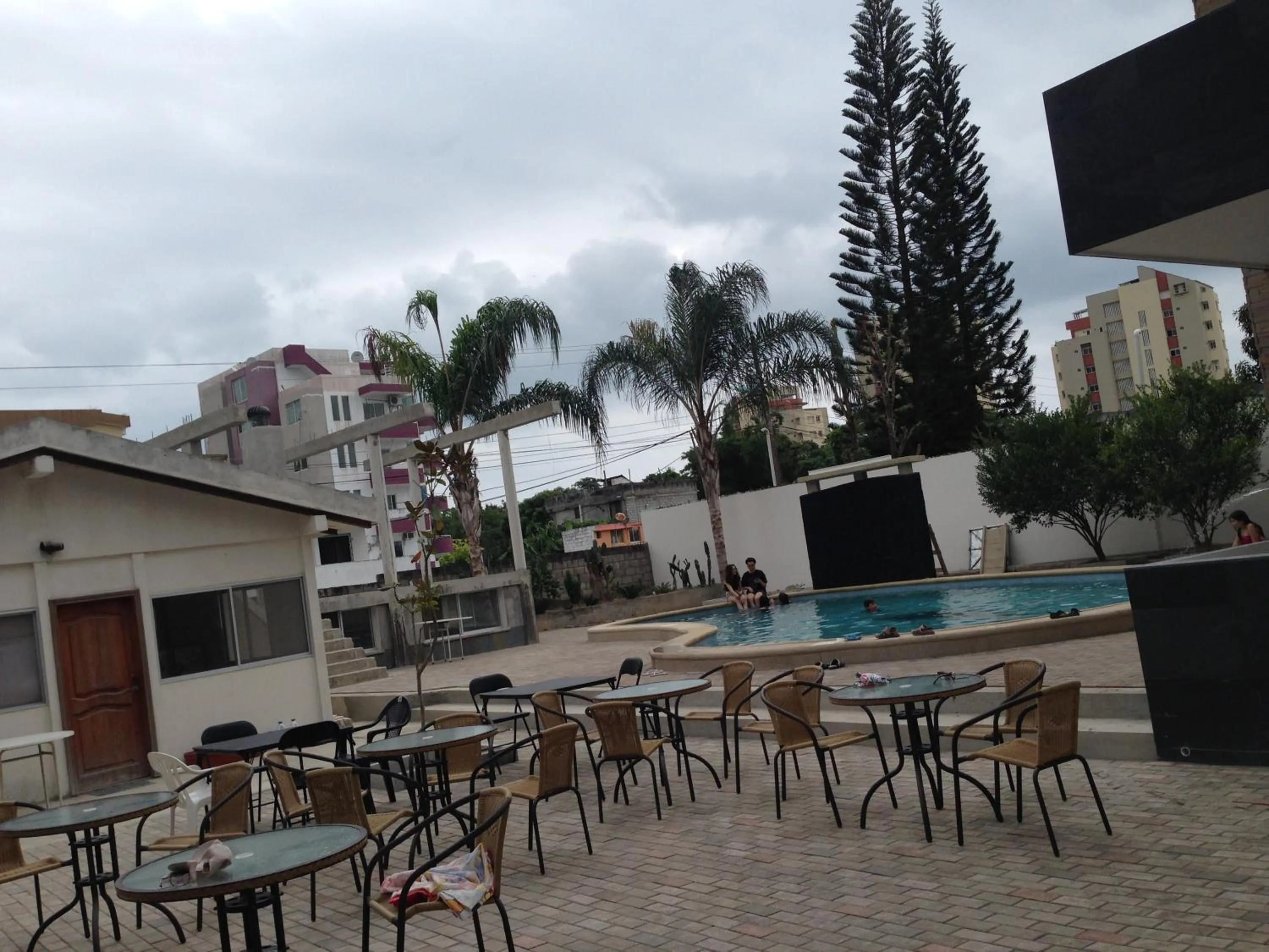 Food and drinks in Hotel Almond Beach