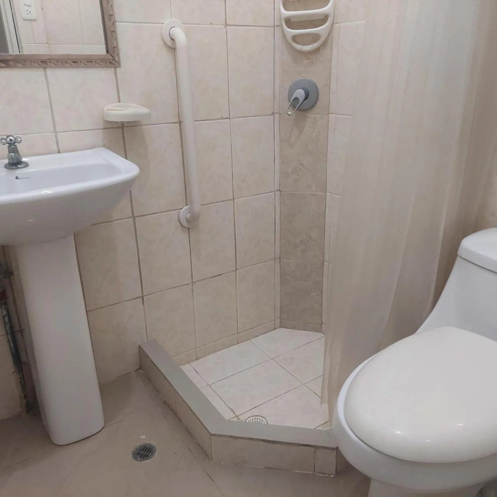 Bathroom in Hotel Almond Beach