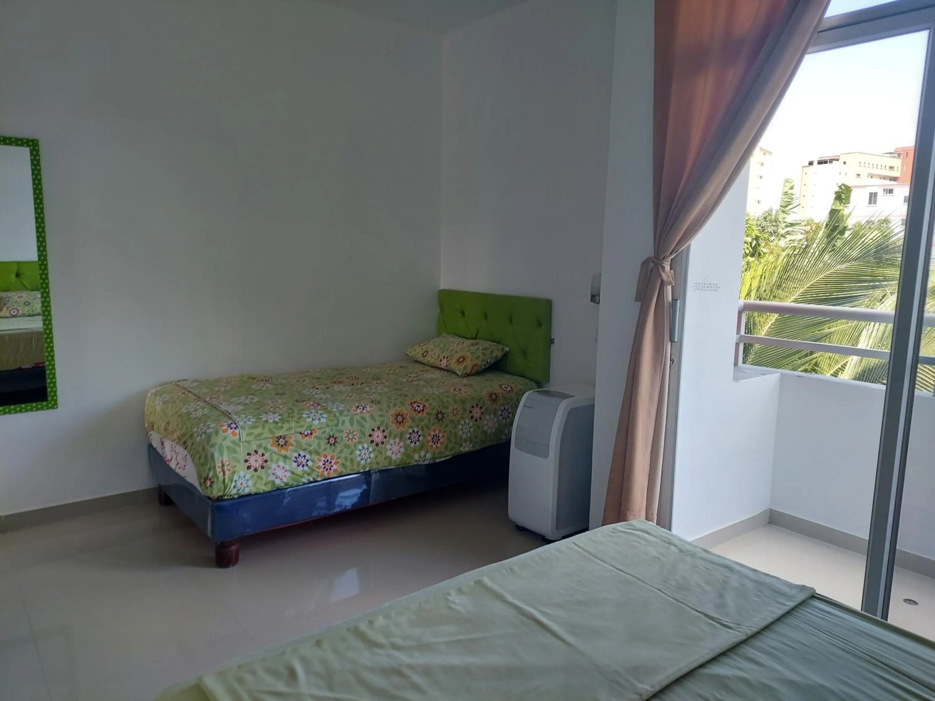 Photo of the whole room, Bed in Hotel Almond Beach