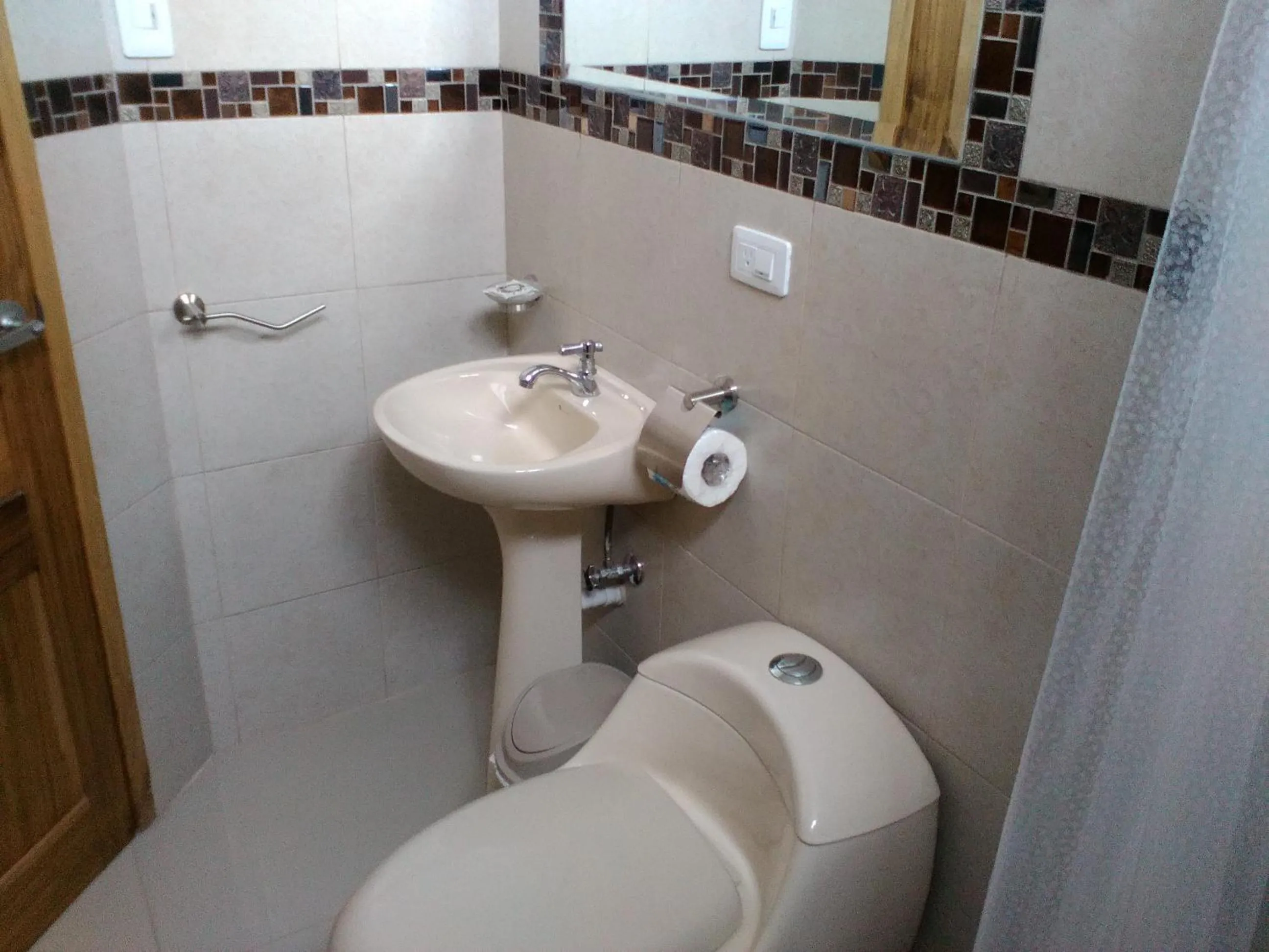 Bathroom in Hotel Almond Beach