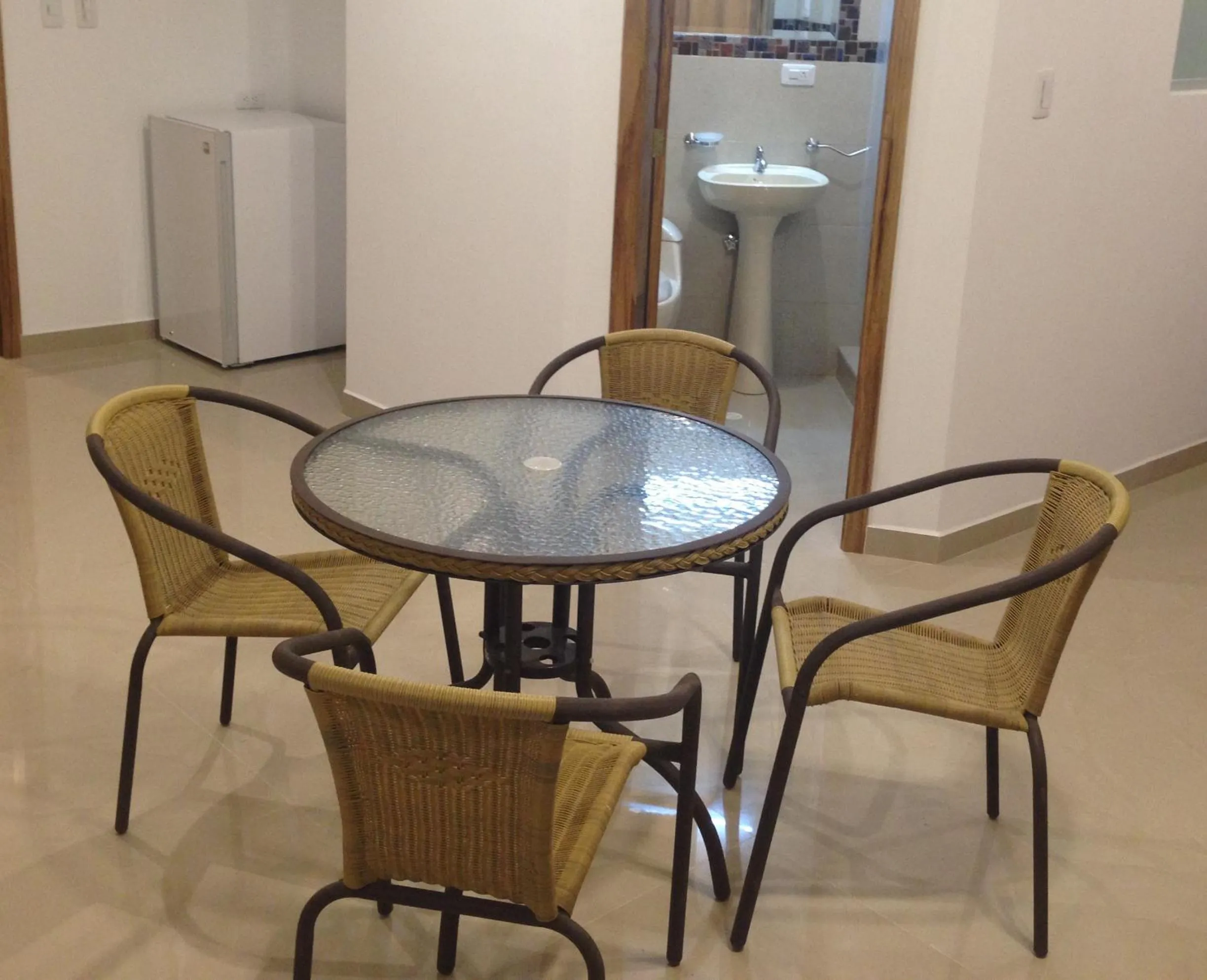 Food and drinks in Hotel Almond Beach