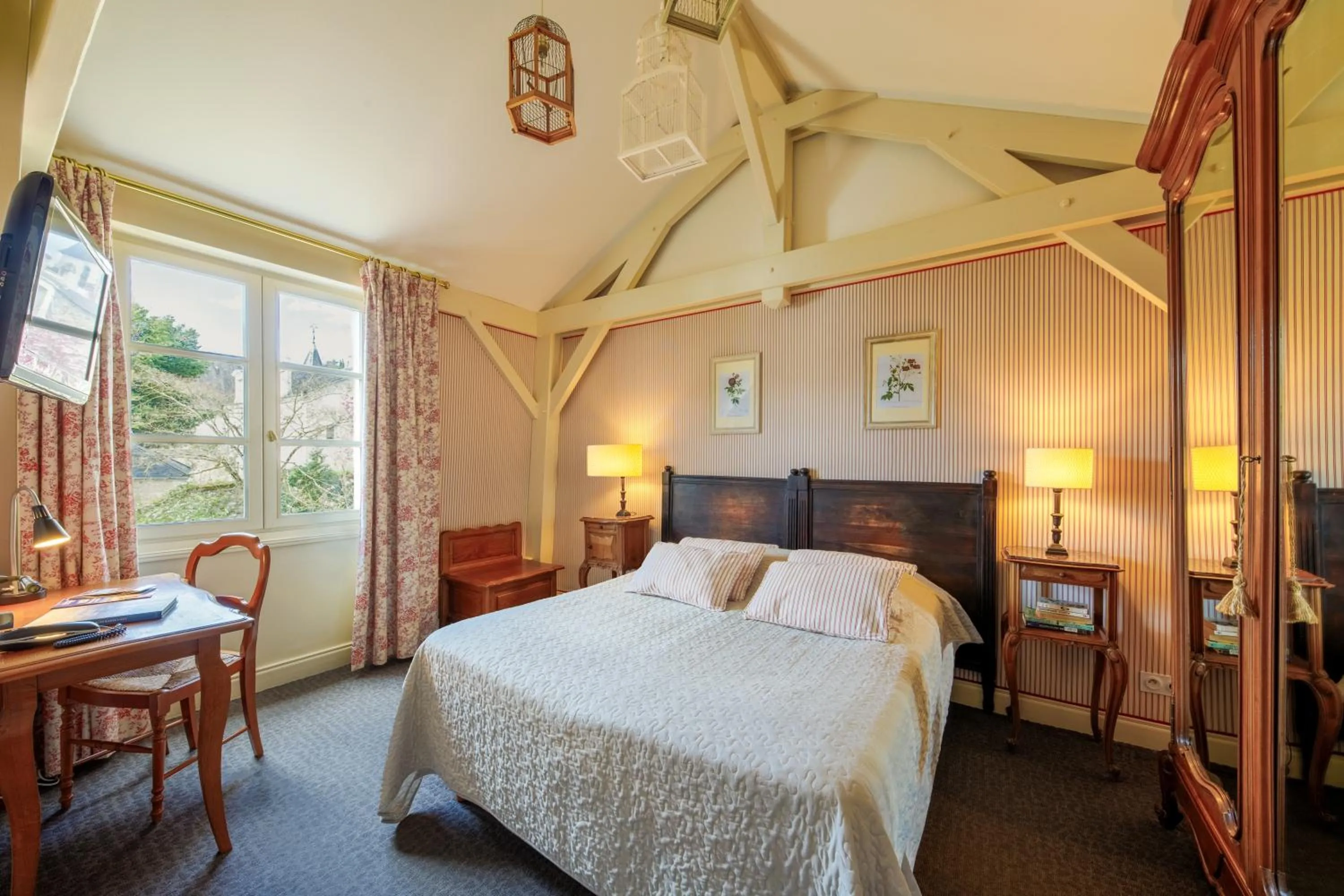 TV and multimedia, Bed in Hôtel Diderot