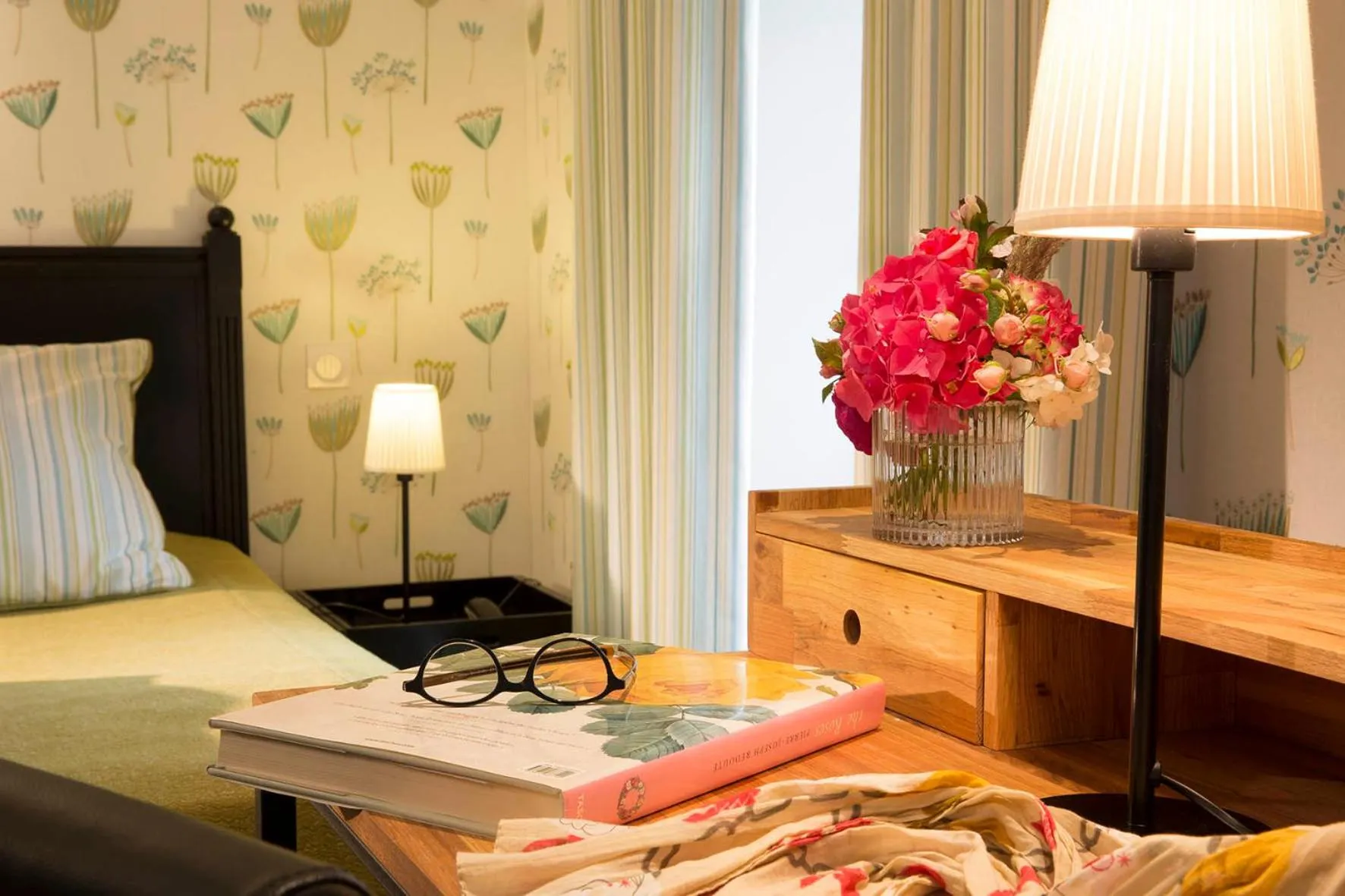 Bed in Hôtel Diderot