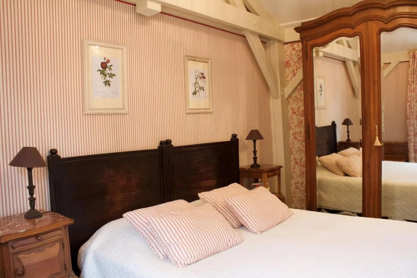 Bed in Hôtel Diderot