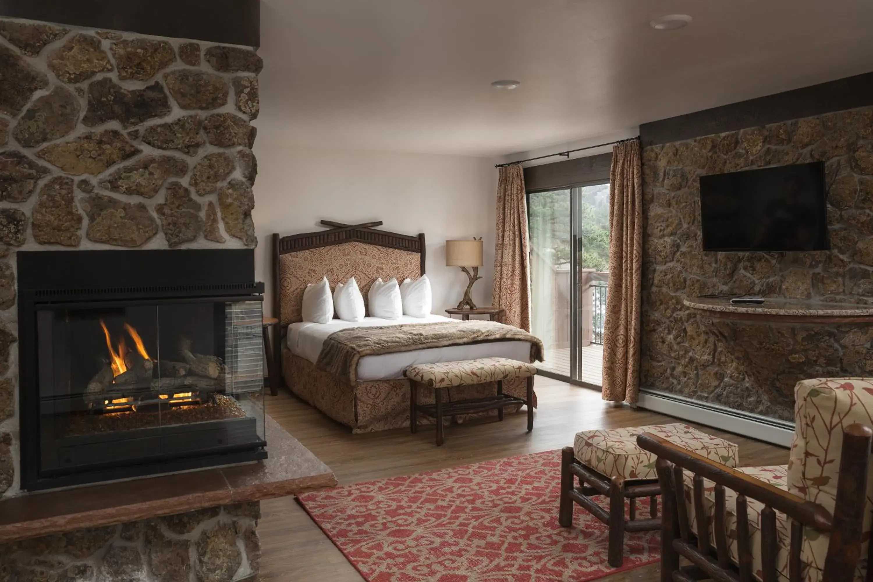 Photo of the whole room, Bed in The Landing at Estes Park Photo of the whole room, Bed in The Landing at Estes Park