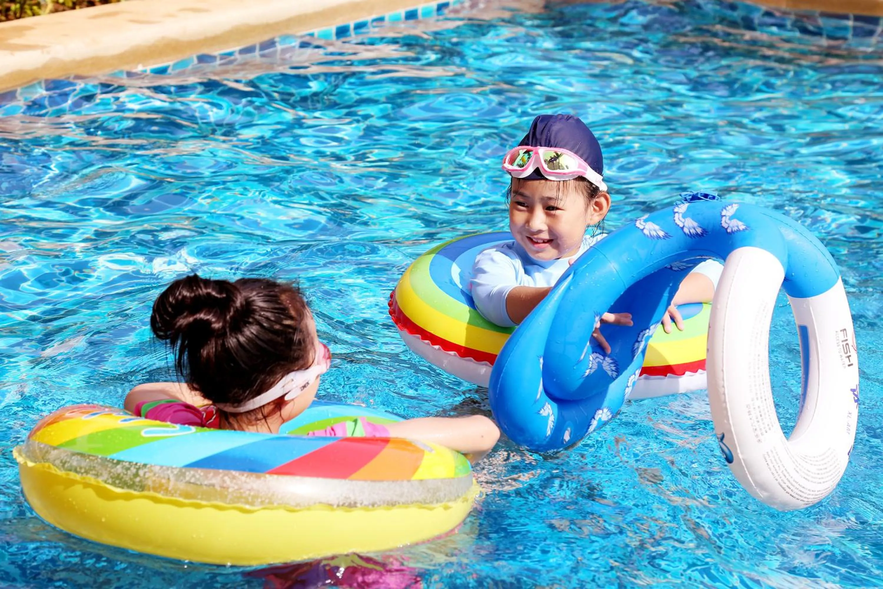 Swimming pool in The Mangrovetree Sanya Resort