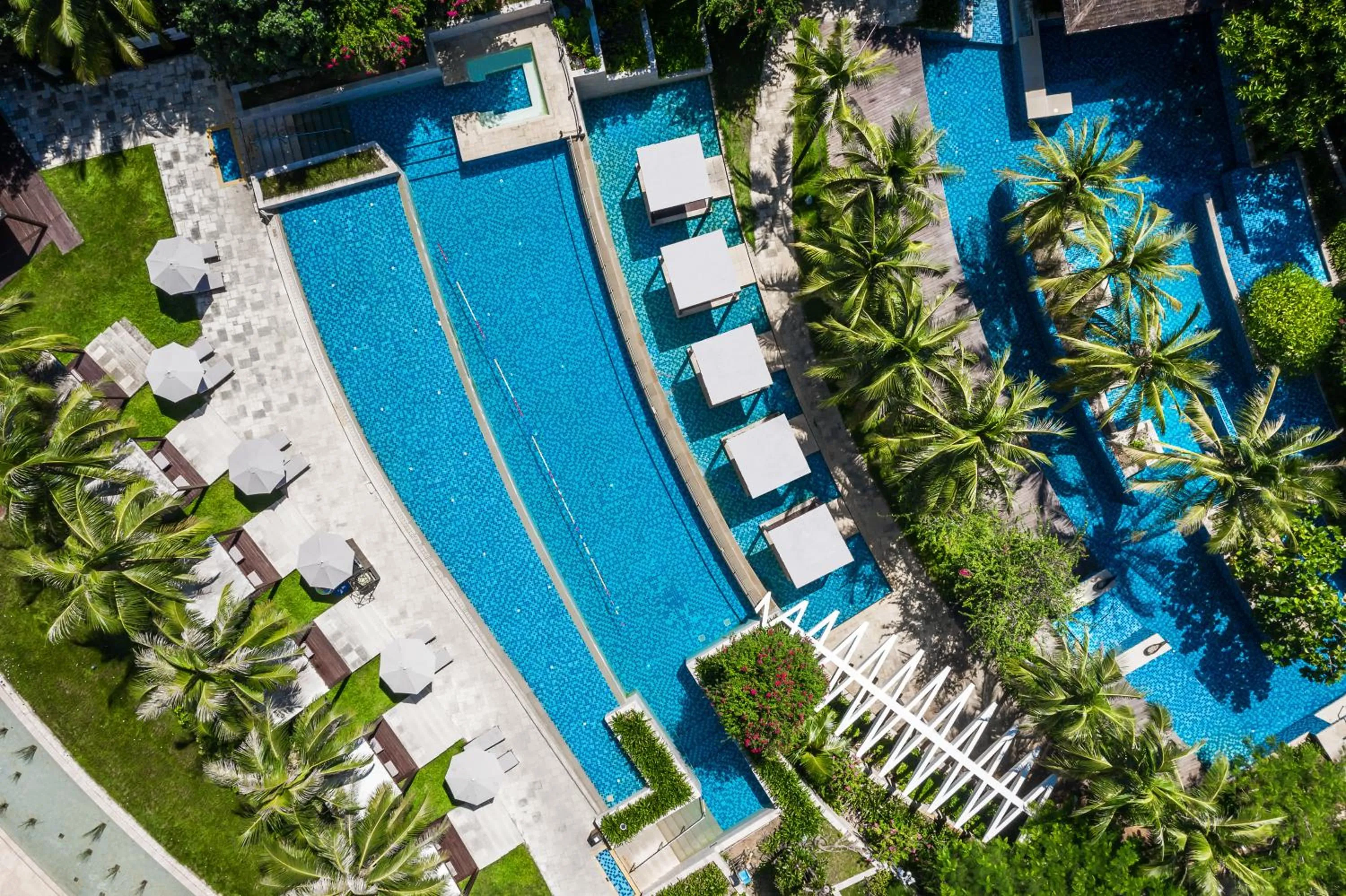 Swimming pool in The Mangrovetree Sanya Resort