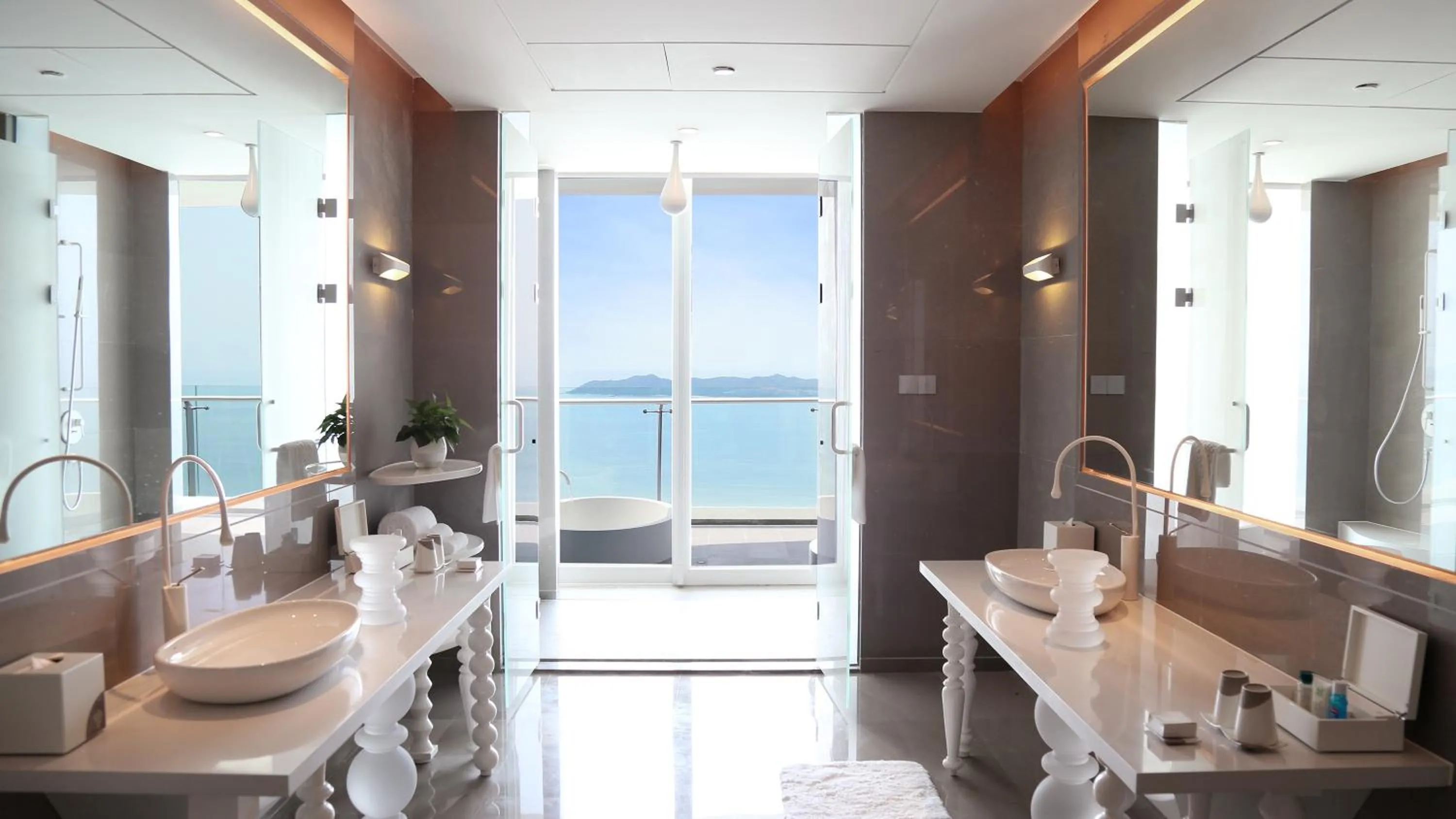 Bathroom in The Mangrovetree Sanya Resort