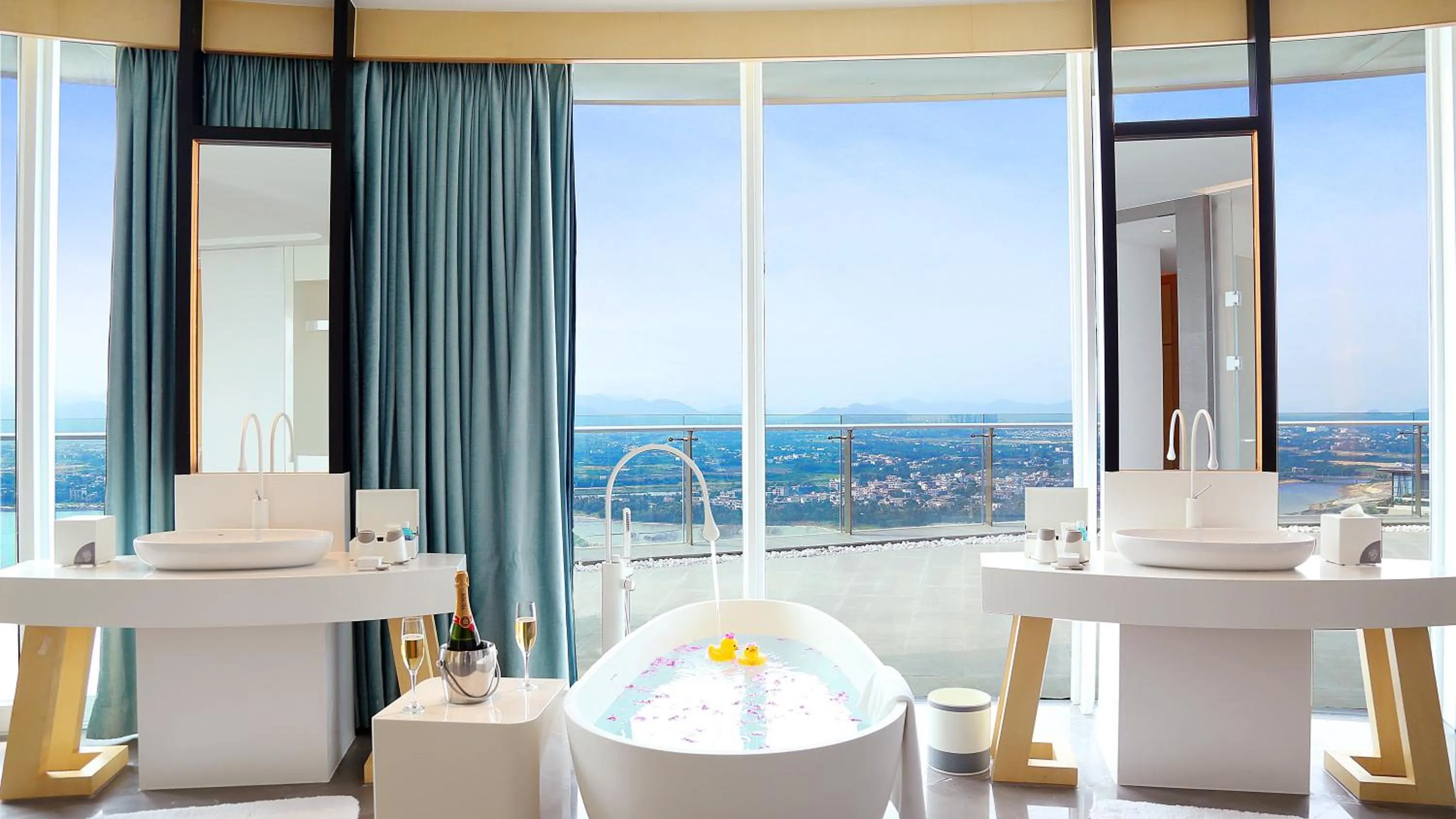 Bathroom in The Mangrovetree Sanya Resort