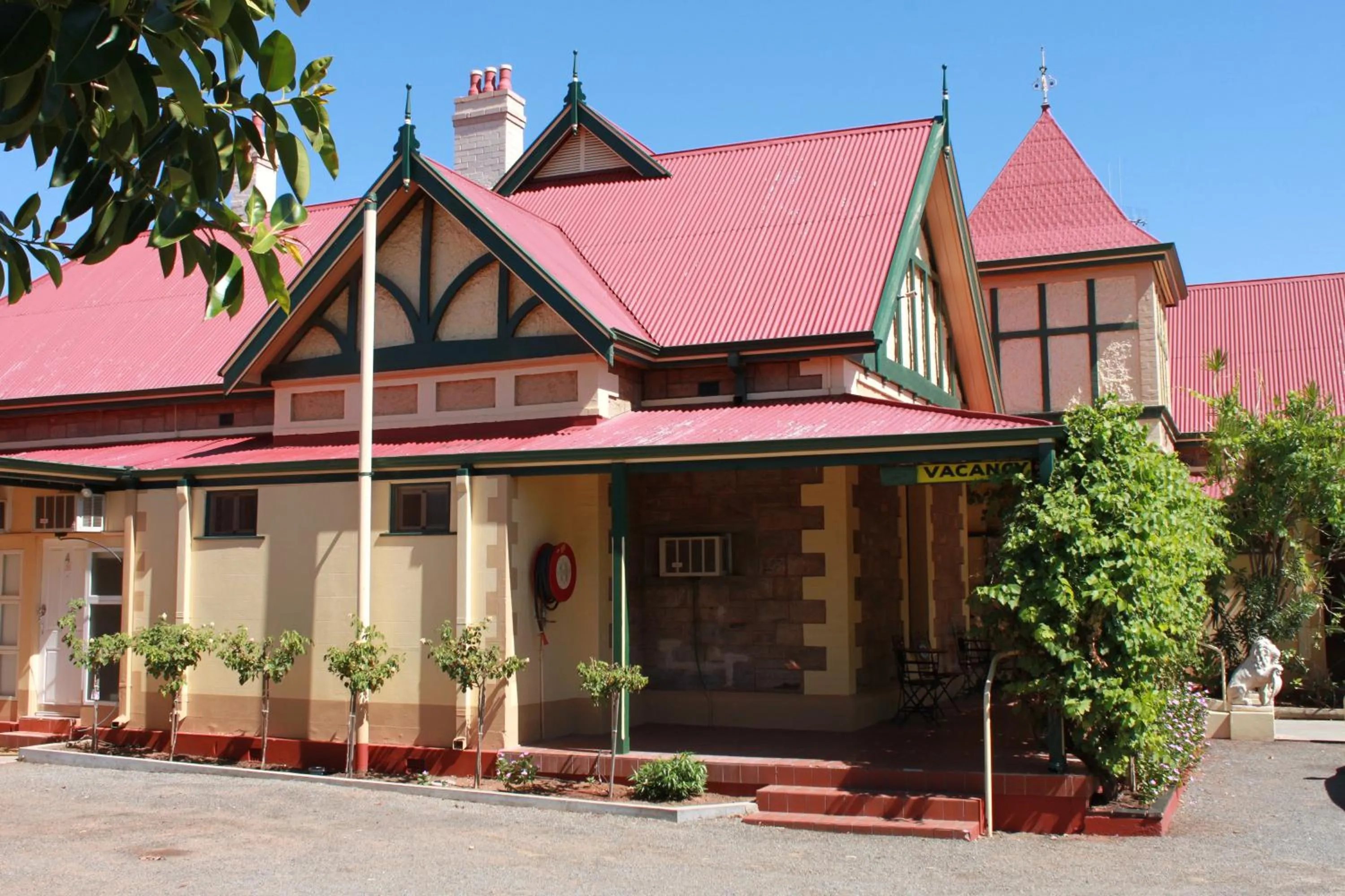 Facade/entrance in The Lodge Outback Motel