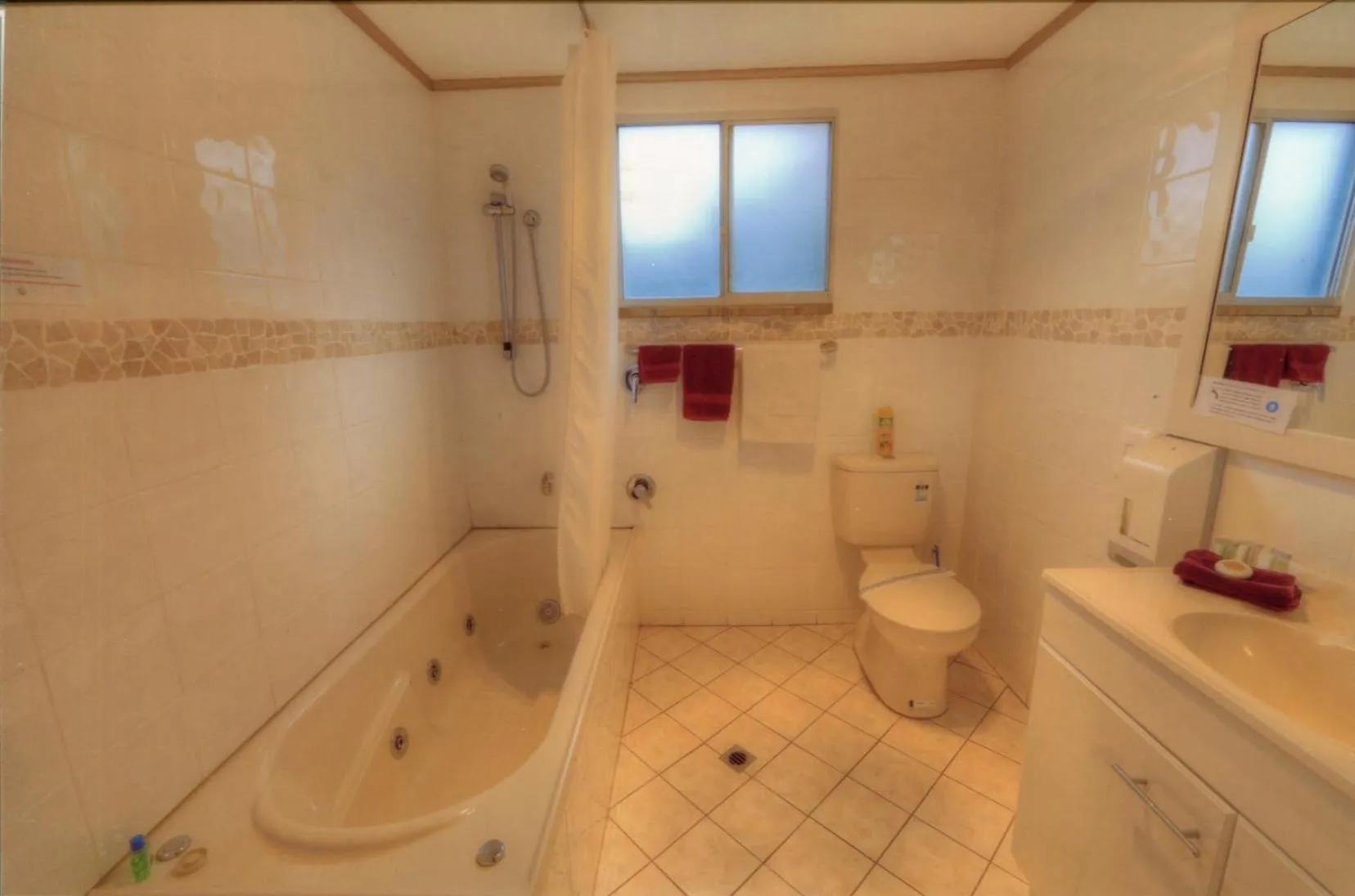 Bathroom in The Lodge Outback Motel