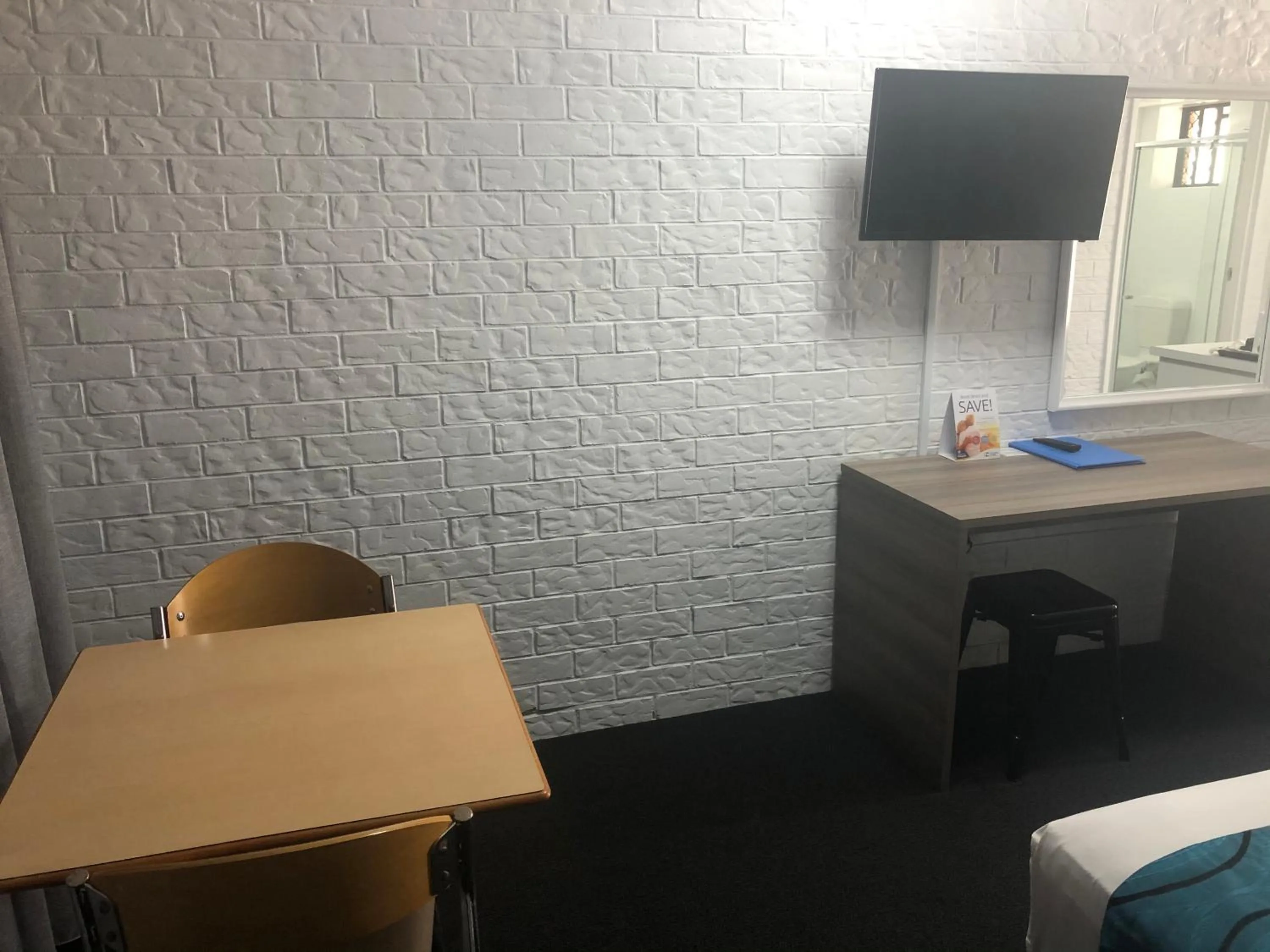 TV and multimedia, Bed in Bribie Waterways Motel