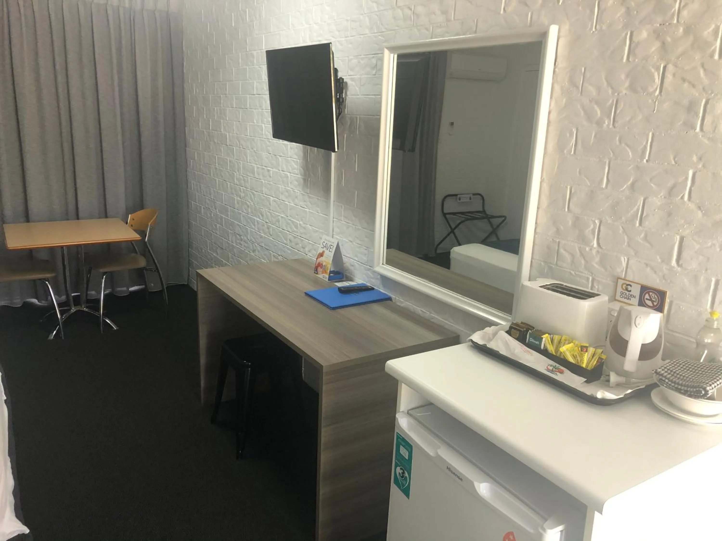 TV and multimedia in Bribie Waterways Motel