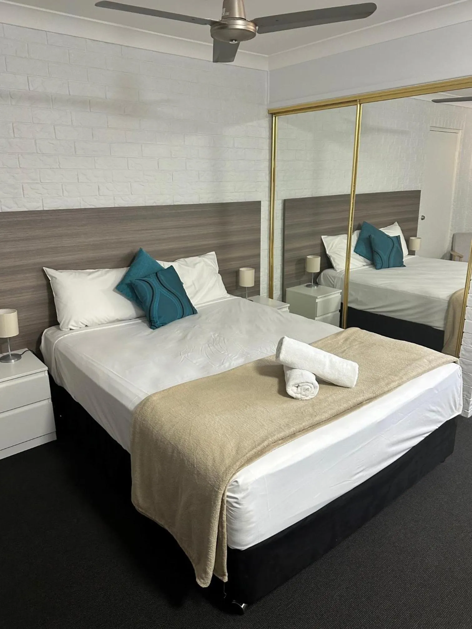 Bedroom, Bed in Bribie Waterways Motel