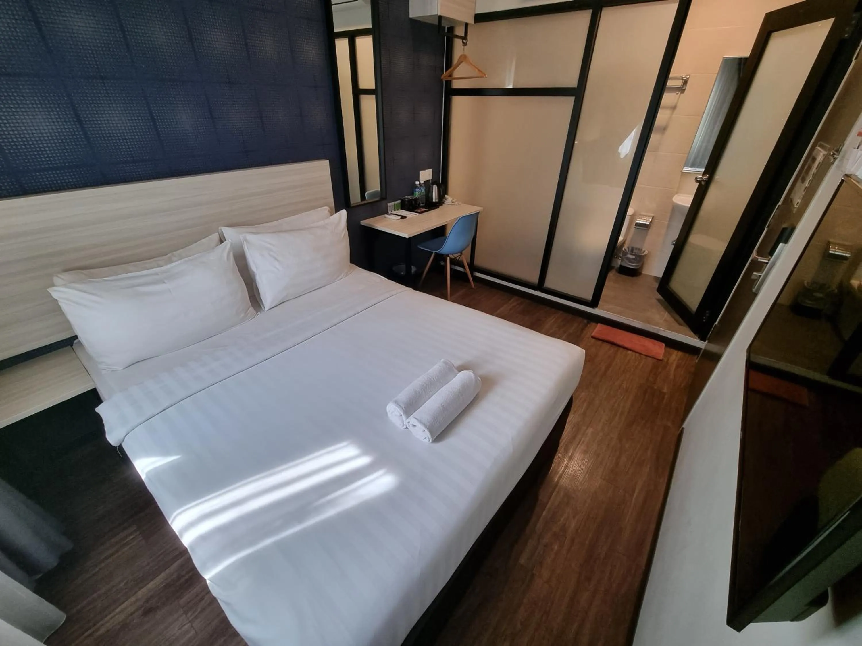 Bedroom, Bed in The Square Hotel