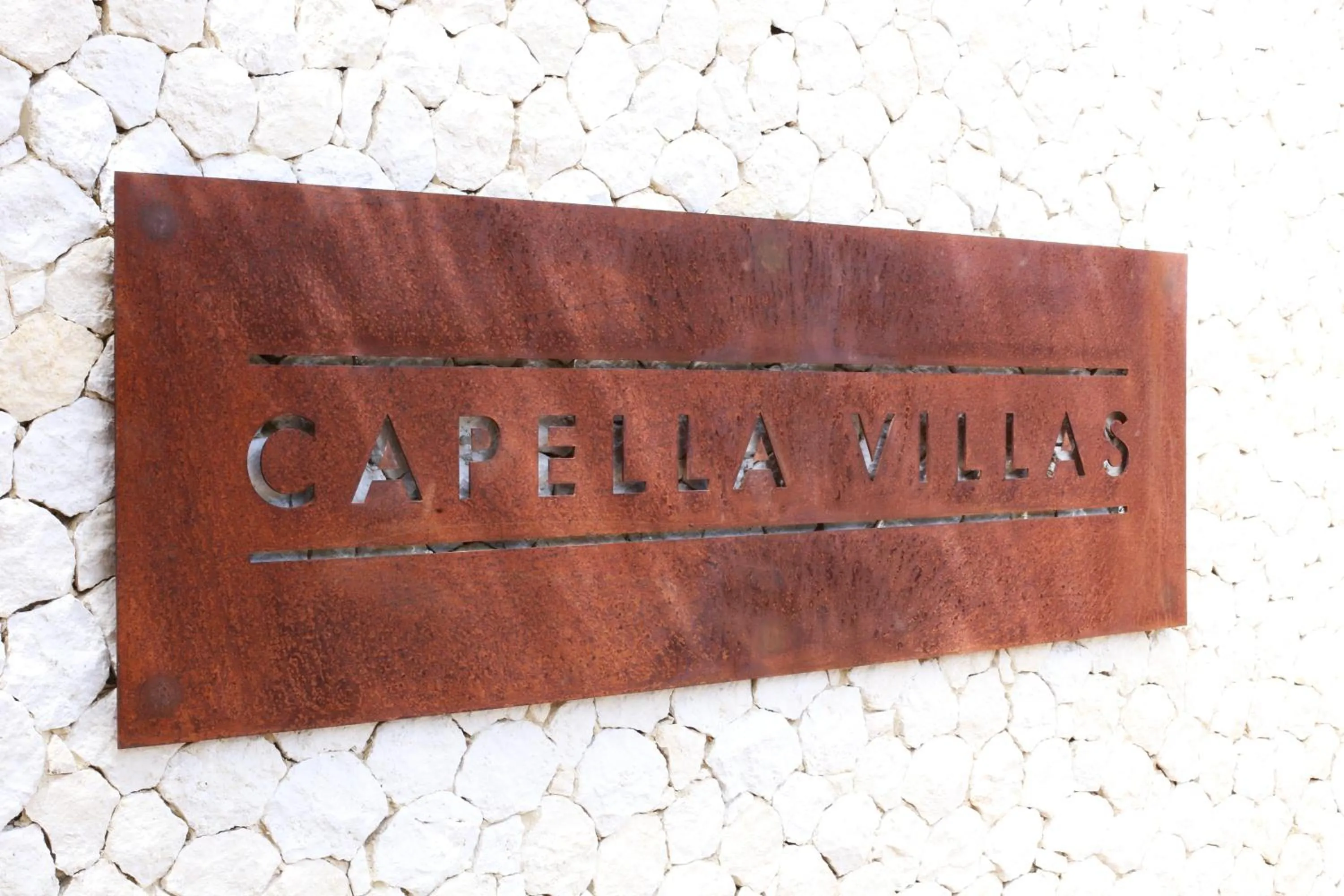 Decorative detail in Capella Villa No. 3 - Luxurious beachside style
