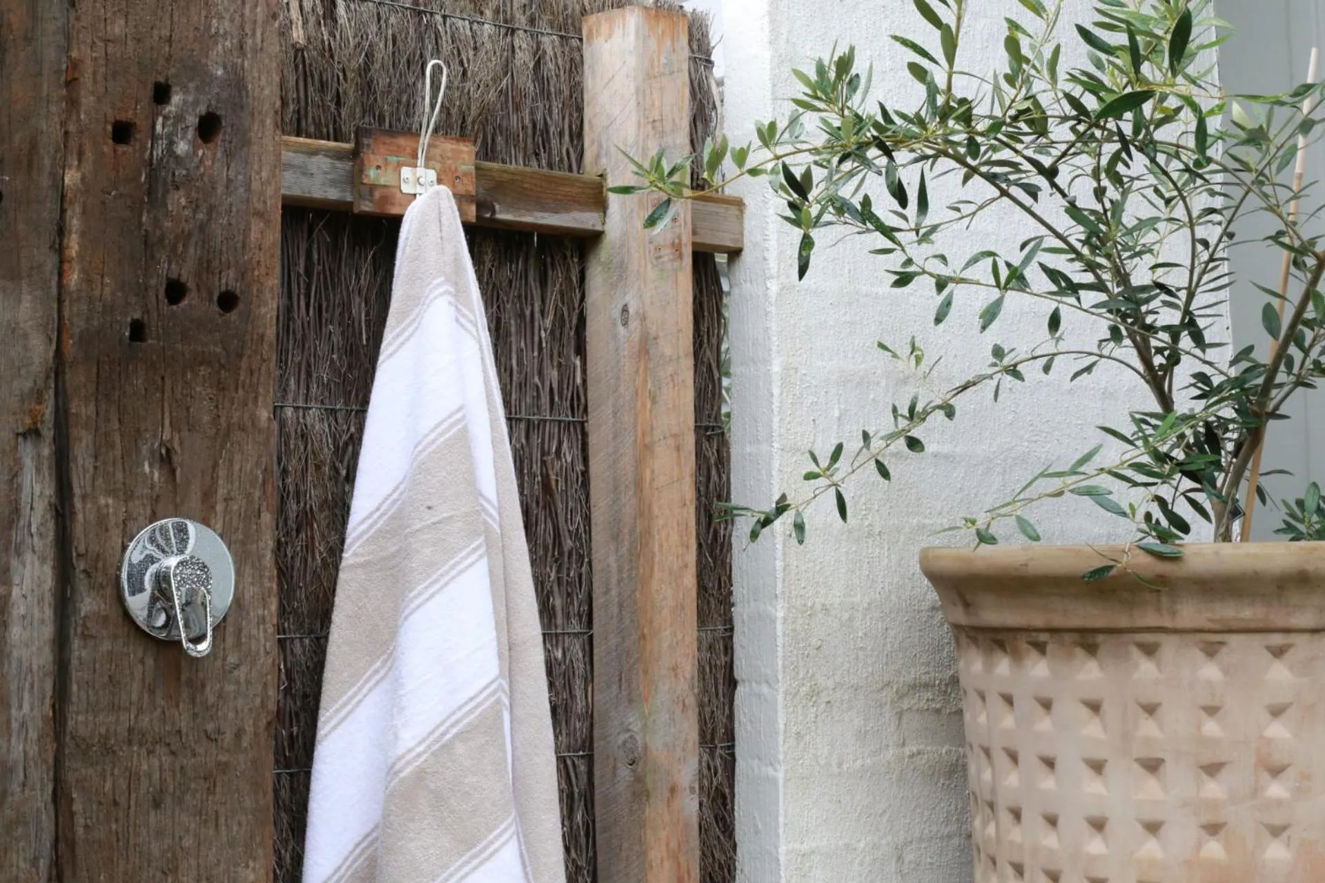 Garden view in Capella Villa No. 3 - Luxurious beachside style