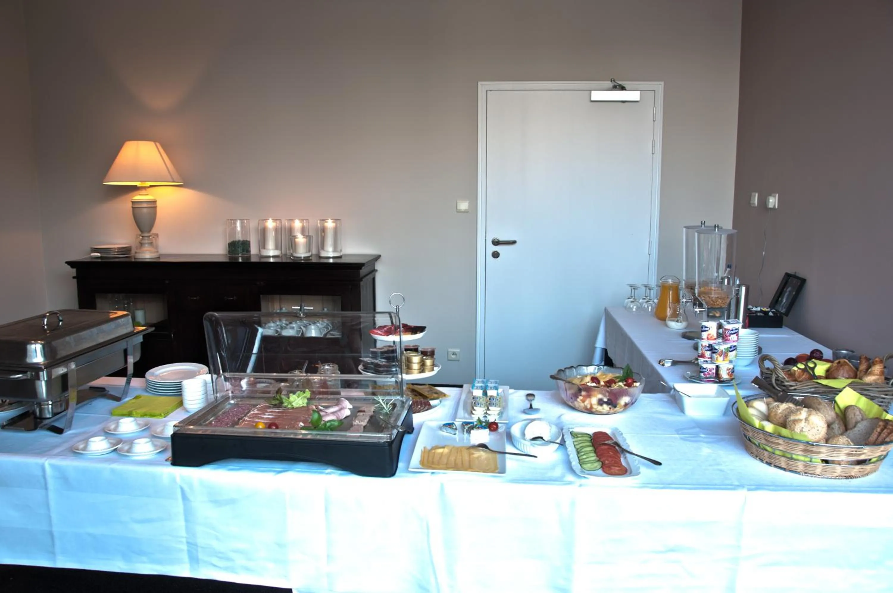 Buffet breakfast in Hotel Boomgaard