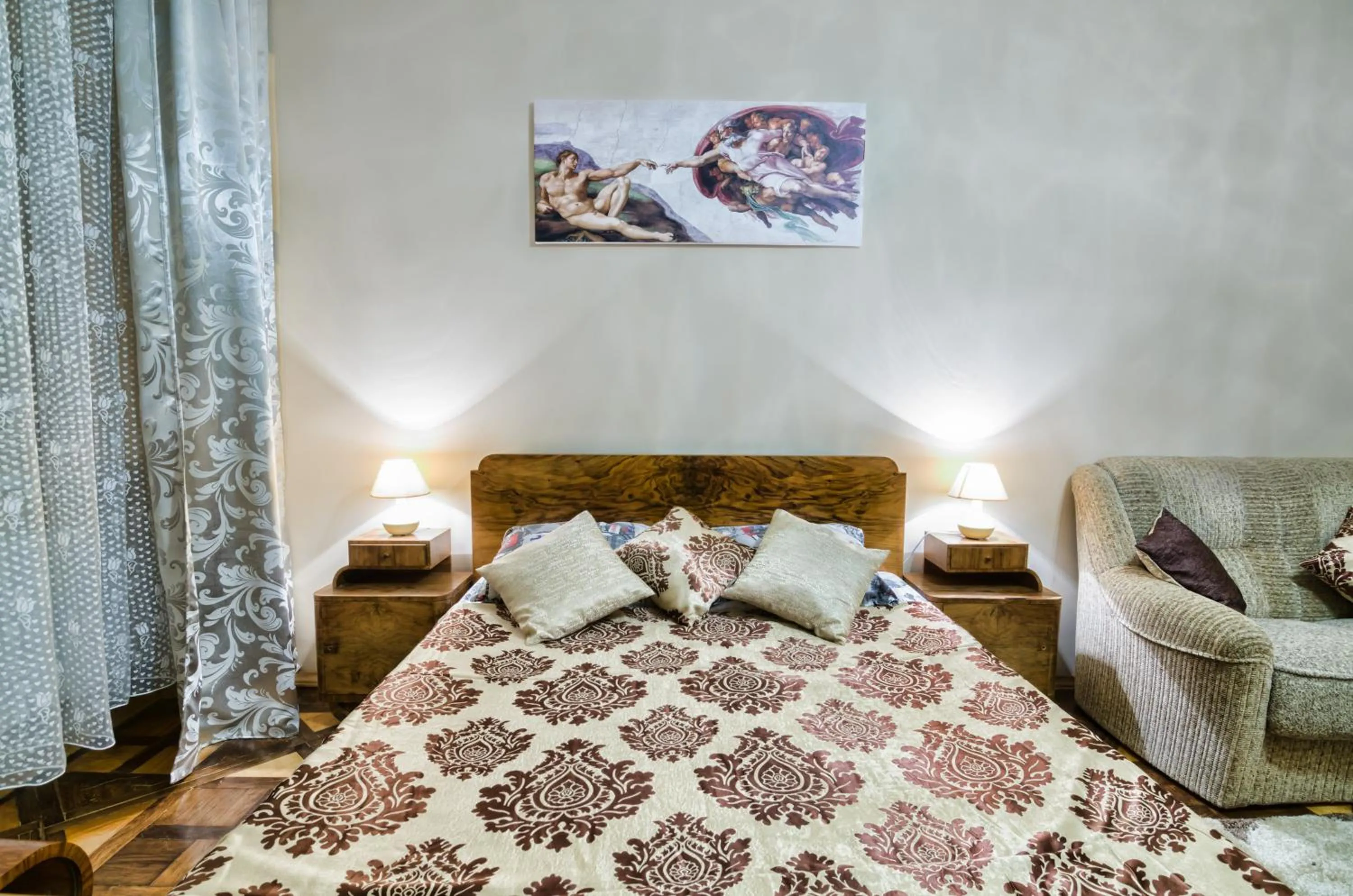 Bed in Modern and Classic apart. Central location