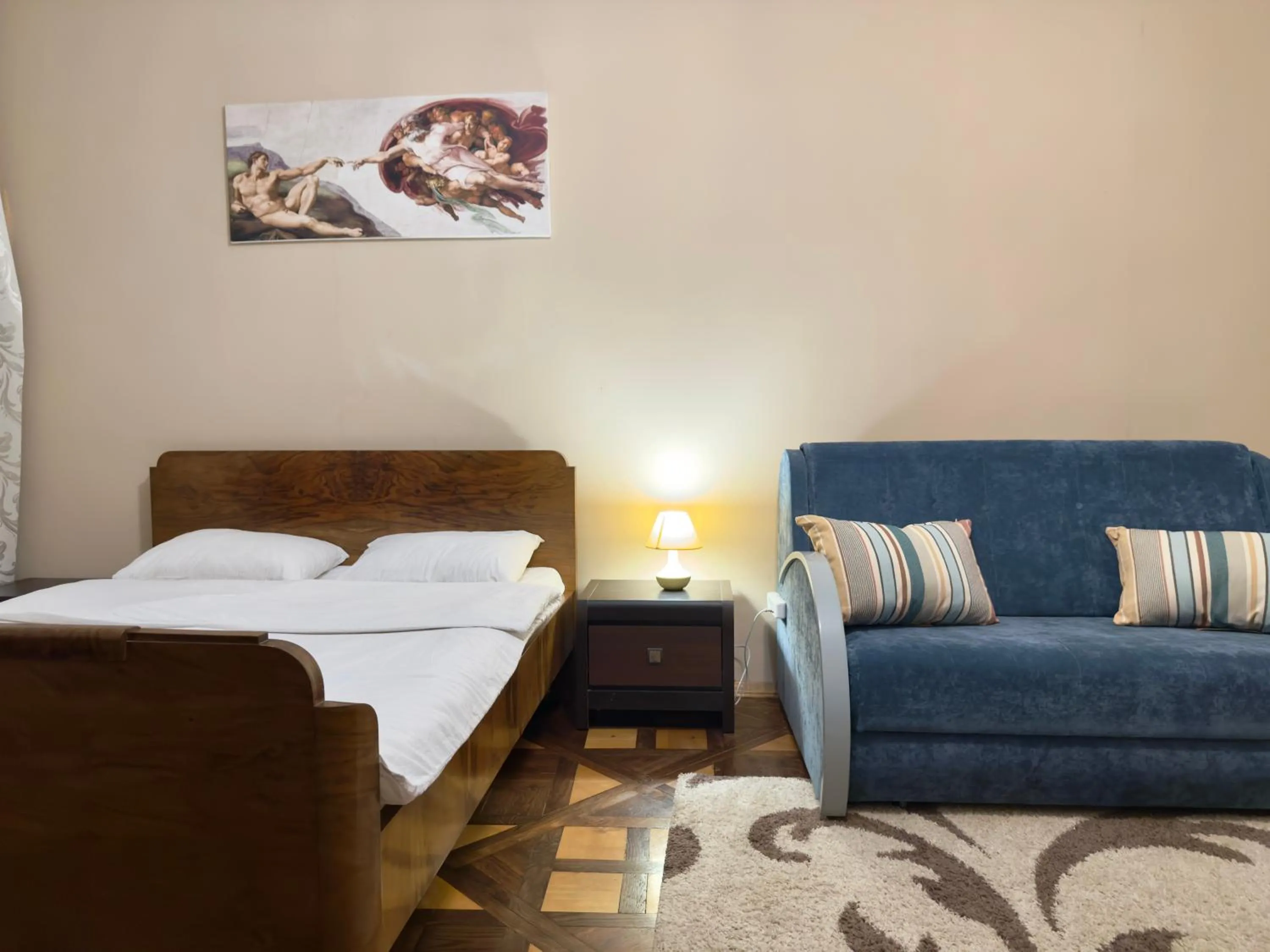 Bed in Modern and Classic apart. Central location