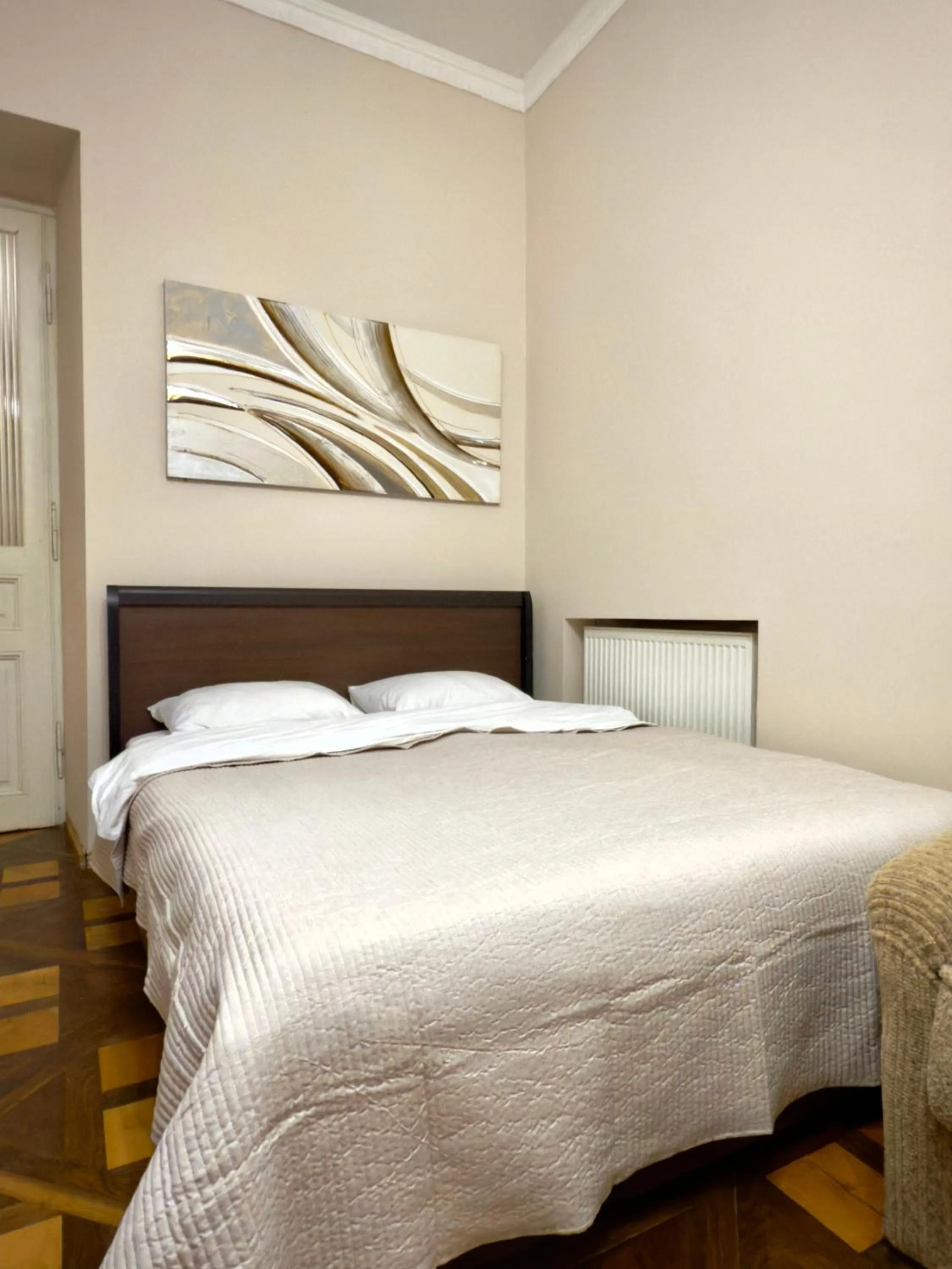 Modern and Classic apart. Central location