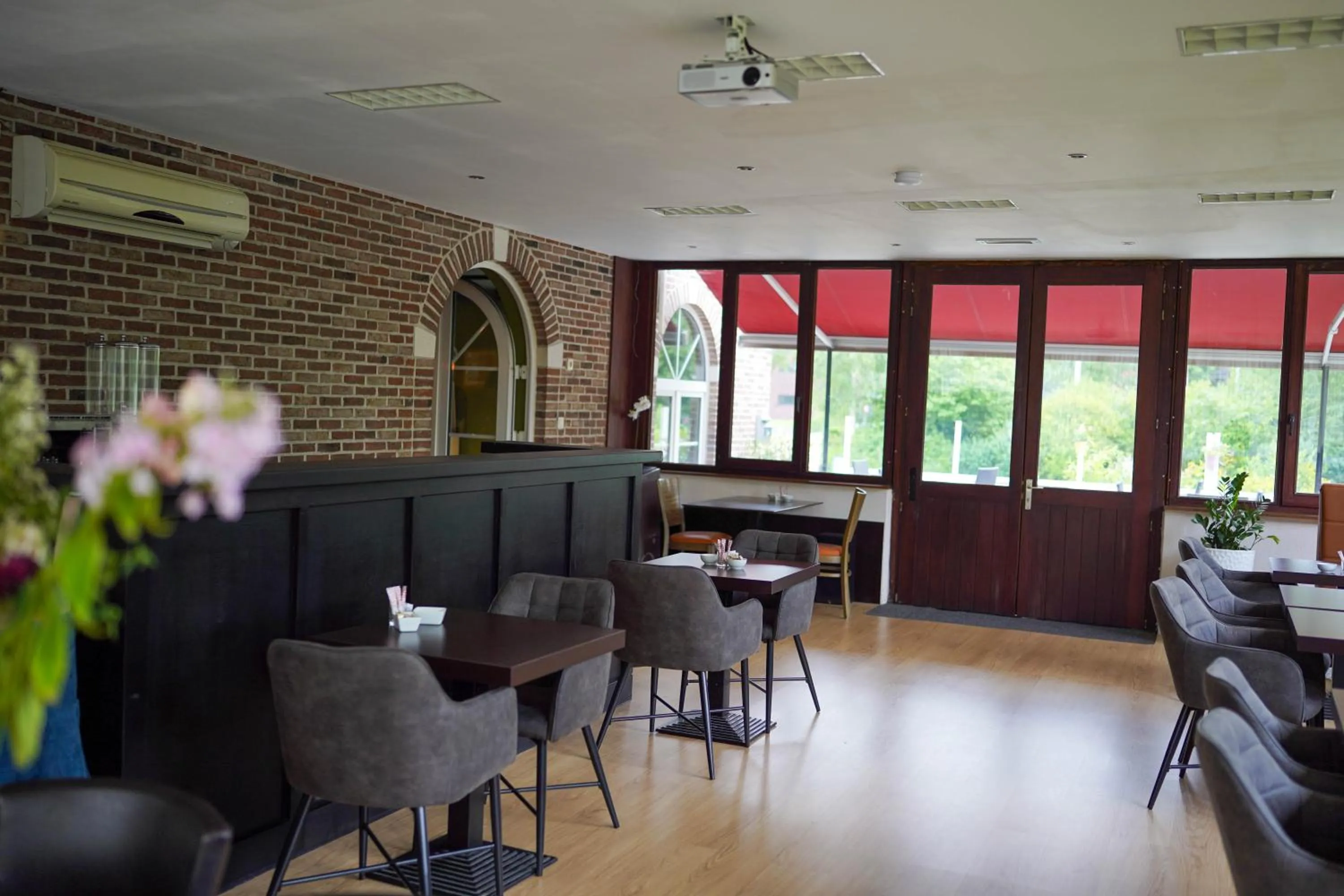 Restaurant/places to eat in Hotel Prins van Oranje