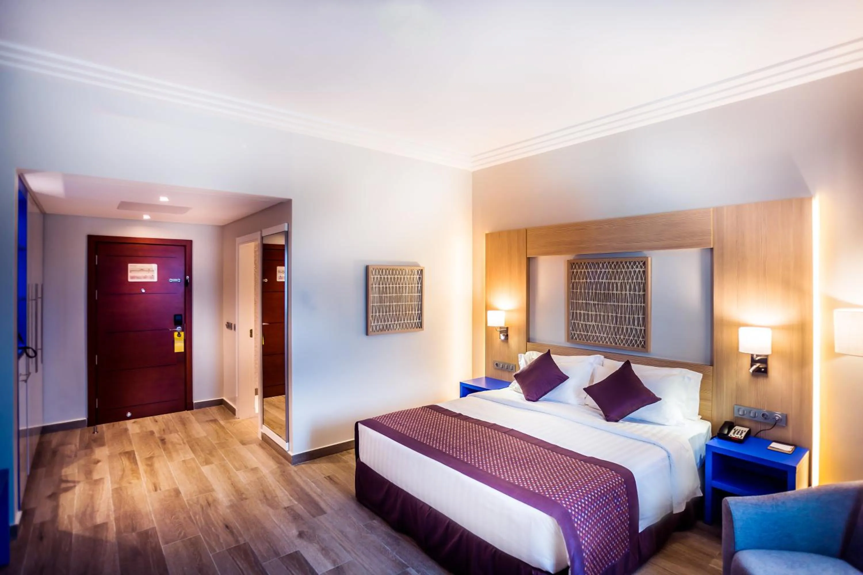 Shower, Bed in Golden Tulip Le Diplomate