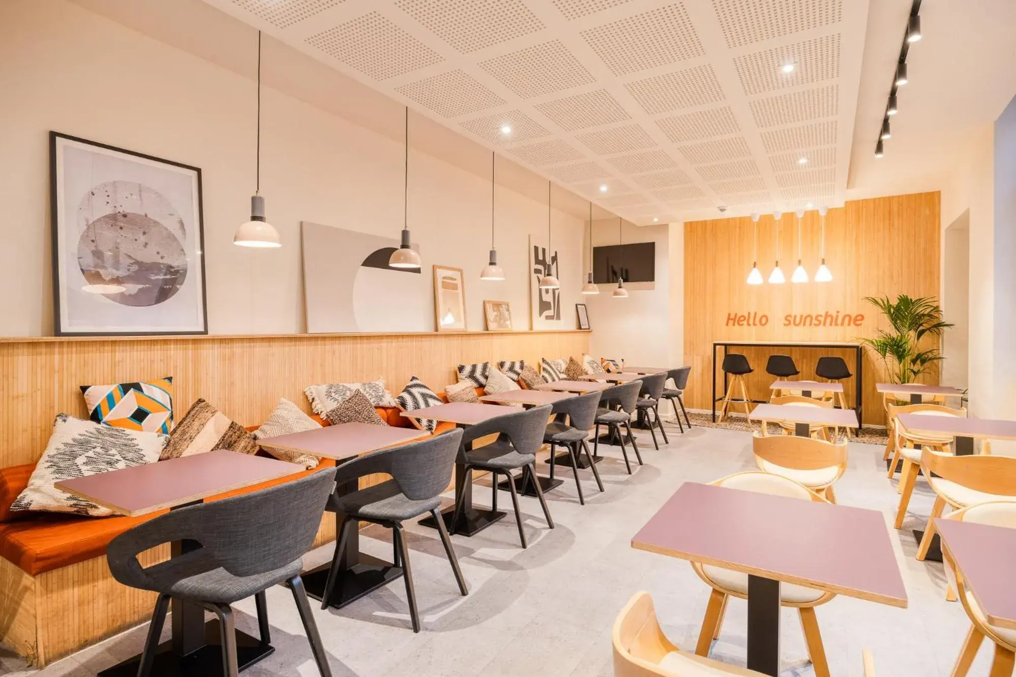 Breakfast in ALMA Grand Place Hotel Breakfast in ALMA Grand Place Hotel