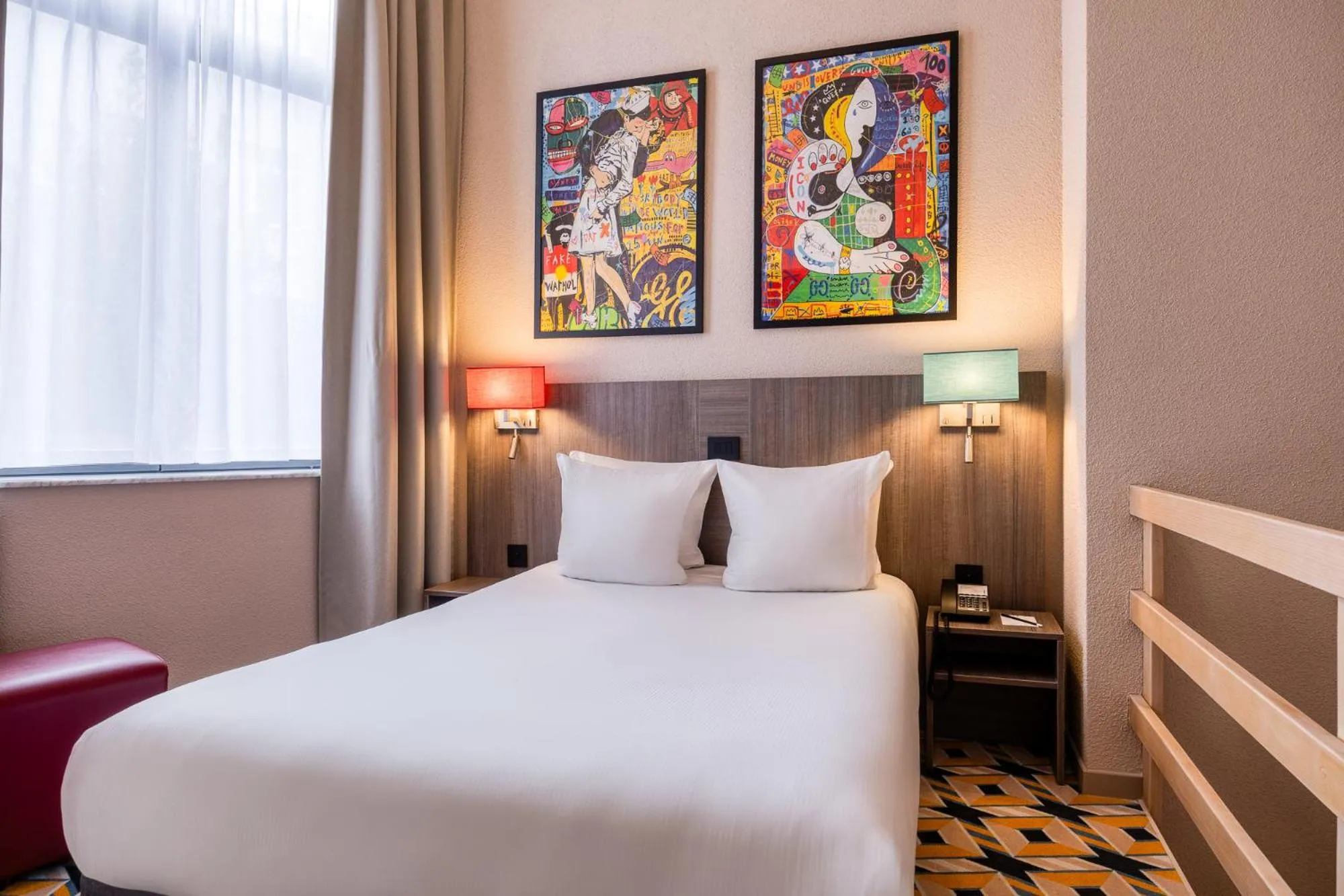 Bed in ALMA Grand Place Hotel