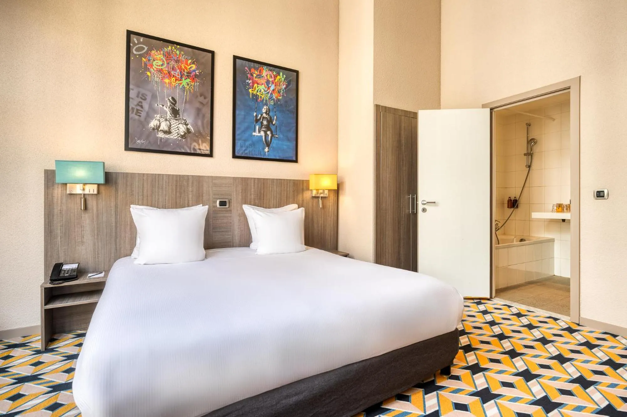 Bedroom, Bed in ALMA Grand Place Hotel