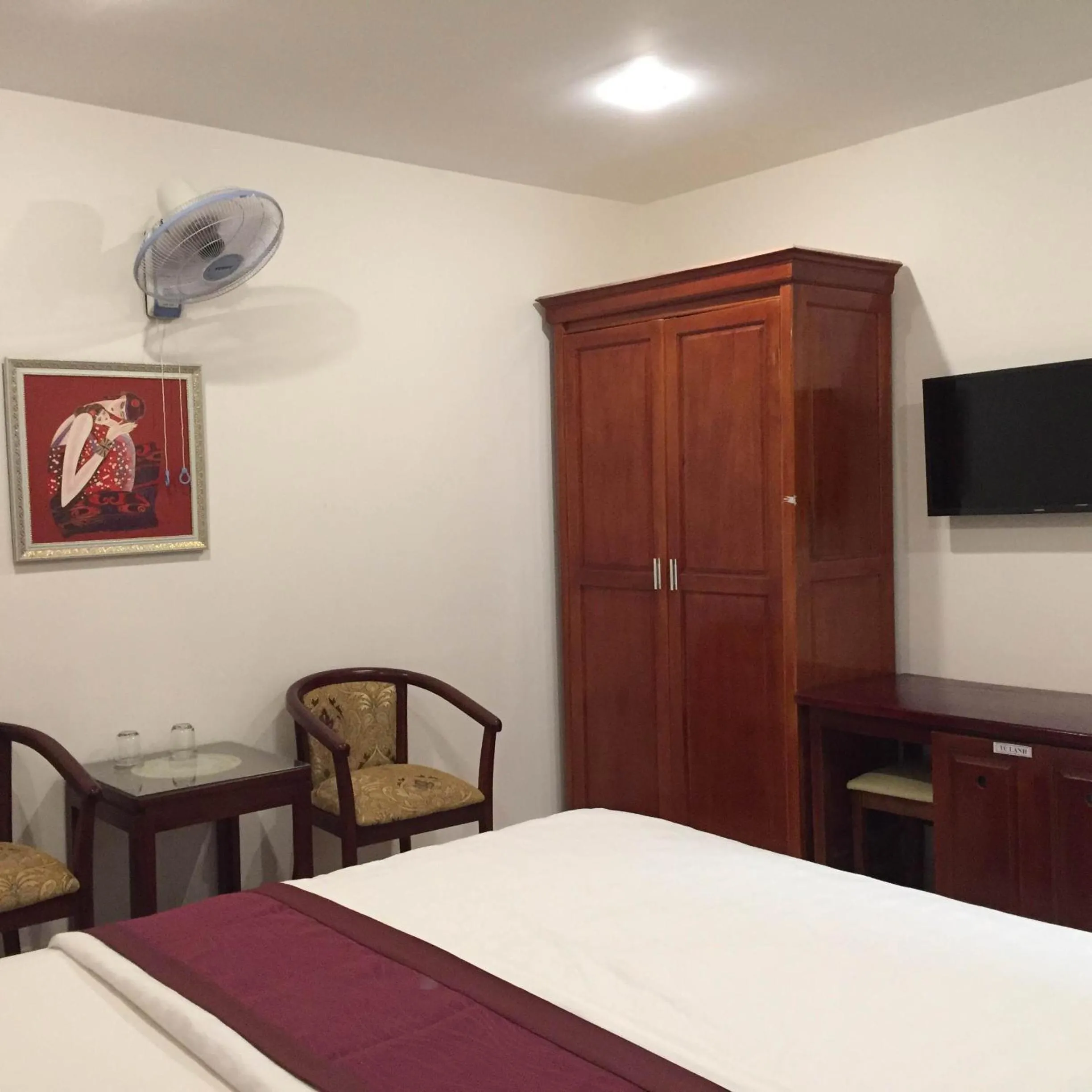 Photo of the whole room, Bed in Huy Hoang 1 Hotel - Tân Bình