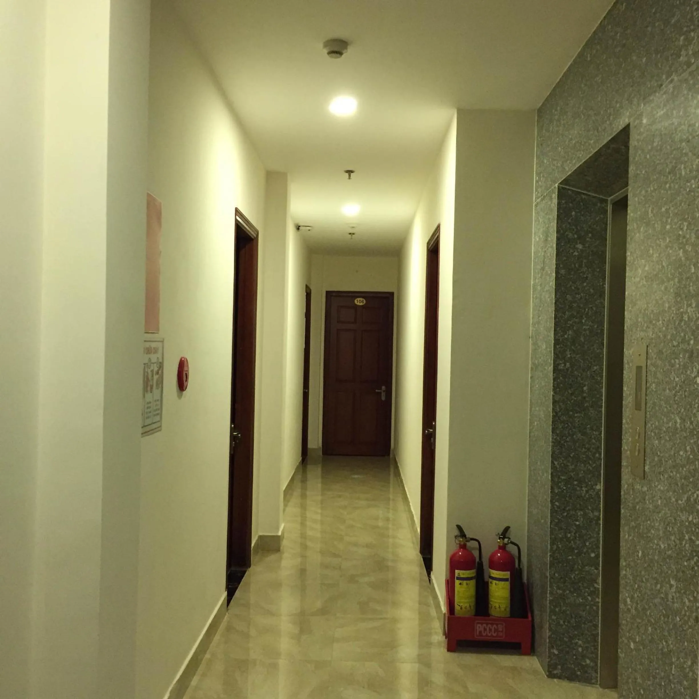 Property building in Huy Hoang 1 Hotel - Tân Bình
