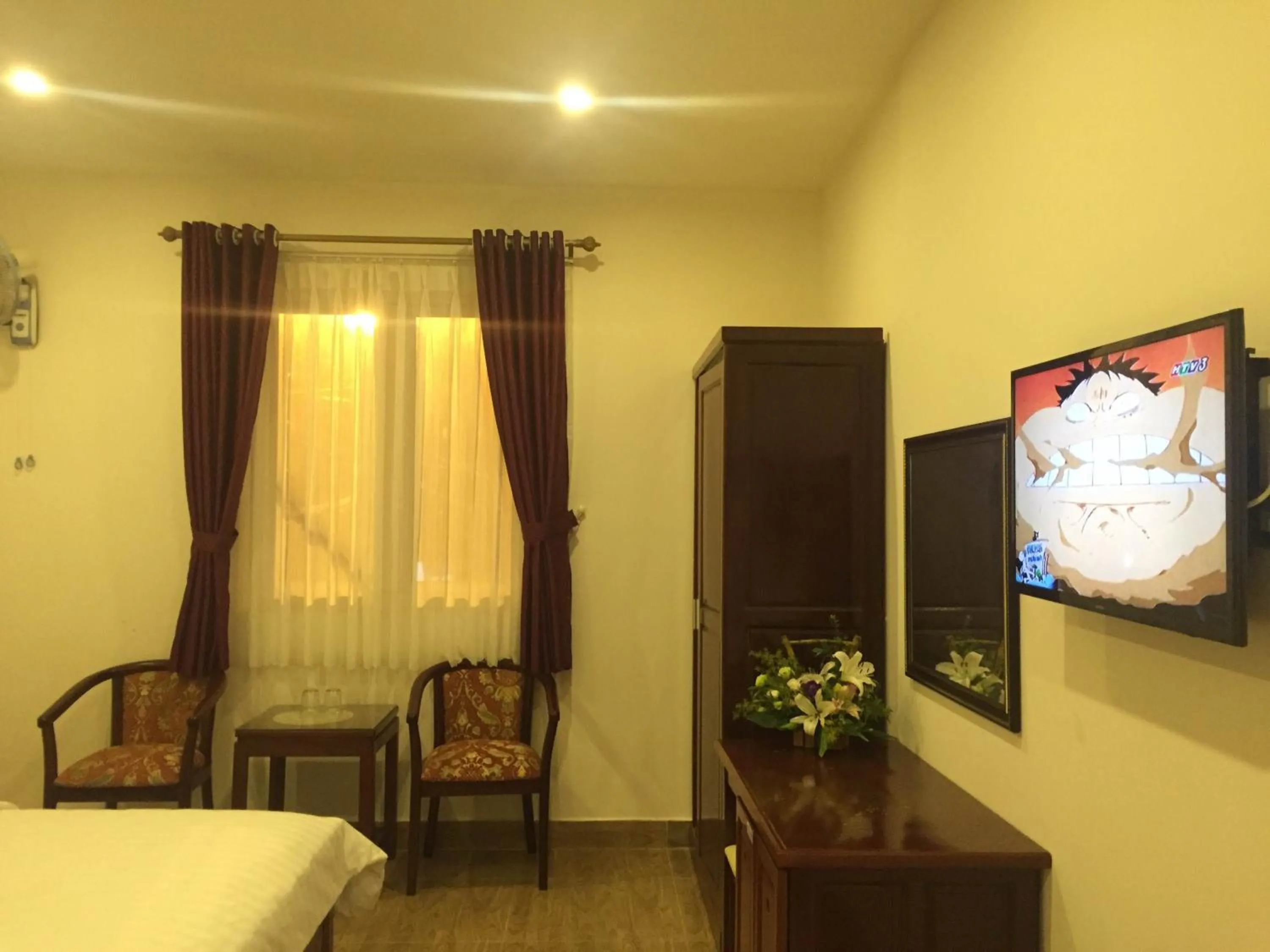 Communal lounge/ TV room, Bed in Huy Hoang 1 Hotel - Tân Bình