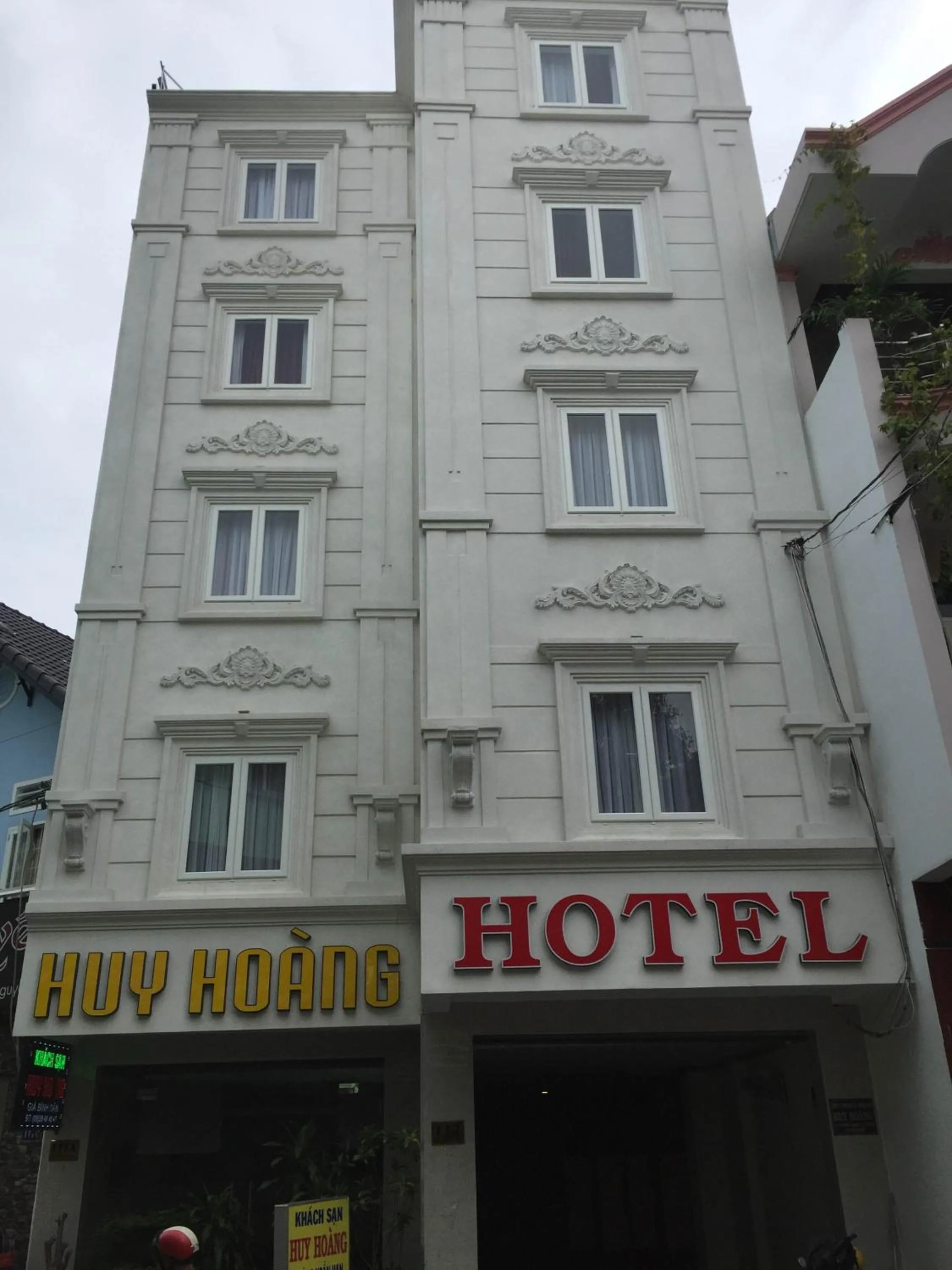 Property building in Huy Hoang 1 Hotel - Tân Bình