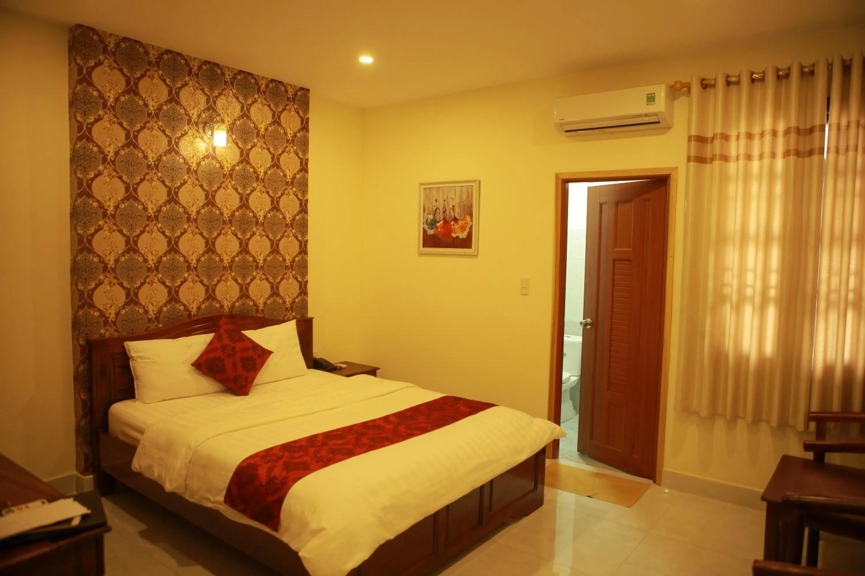 Bedroom, Bed in Huy Hoang 1 Hotel - Tân Bình