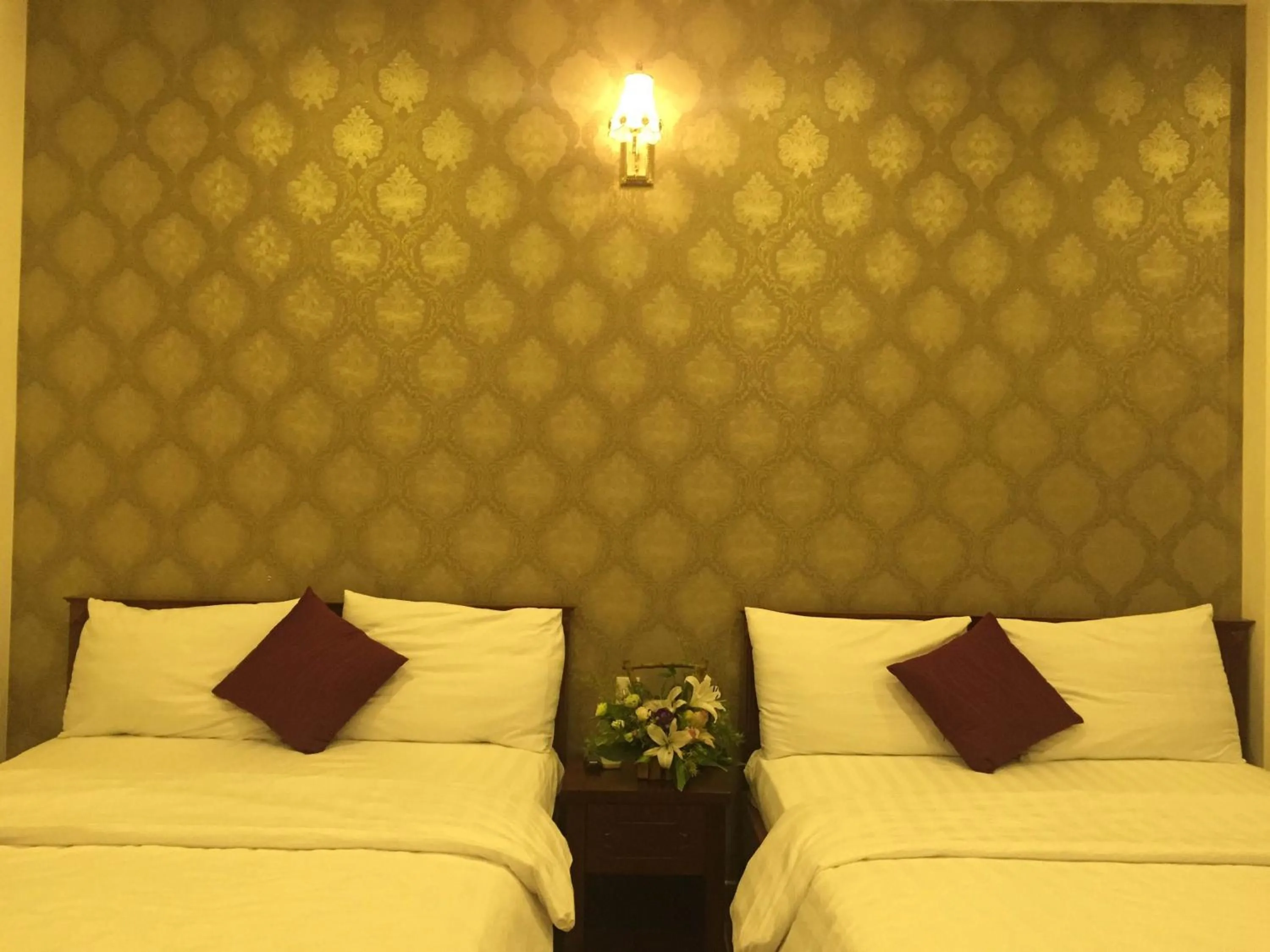 Bed in Huy Hoang 1 Hotel - Tân Bình
