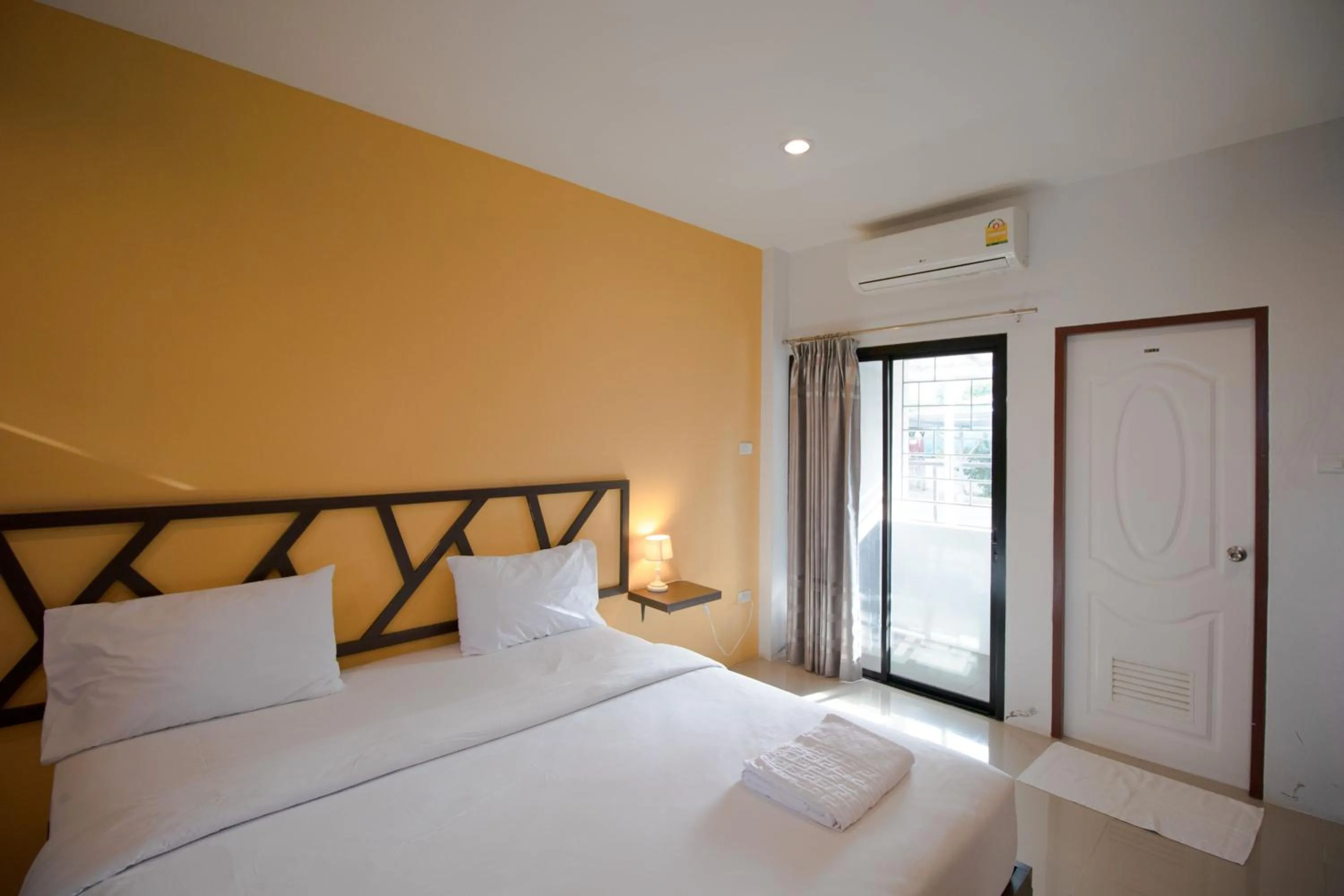 Photo of the whole room in Somsamai Style Apartment