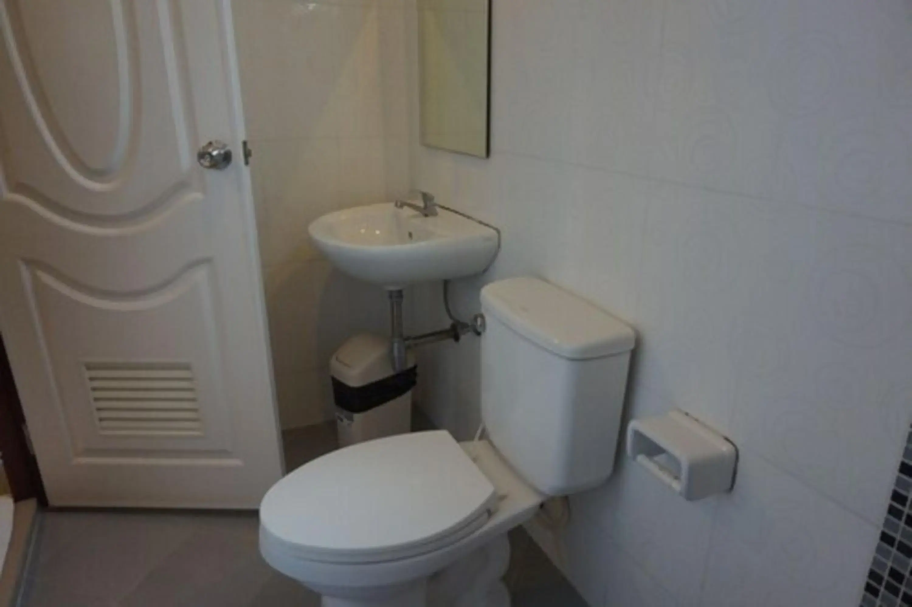 Bathroom in Somsamai Style Apartment Bathroom in Somsamai Style Apartment