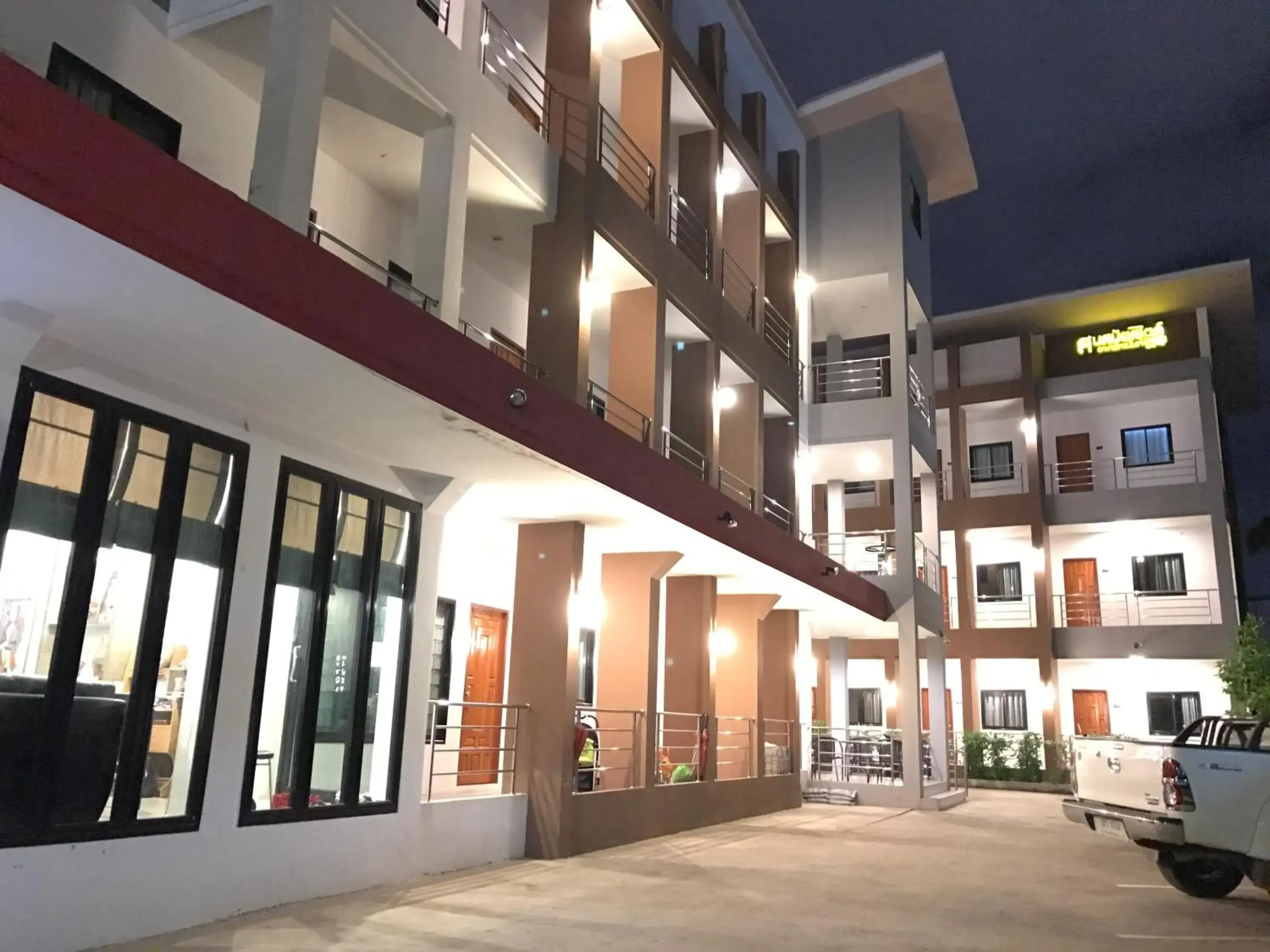Property building in Somsamai Style Apartment Property building in Somsamai Style Apartment