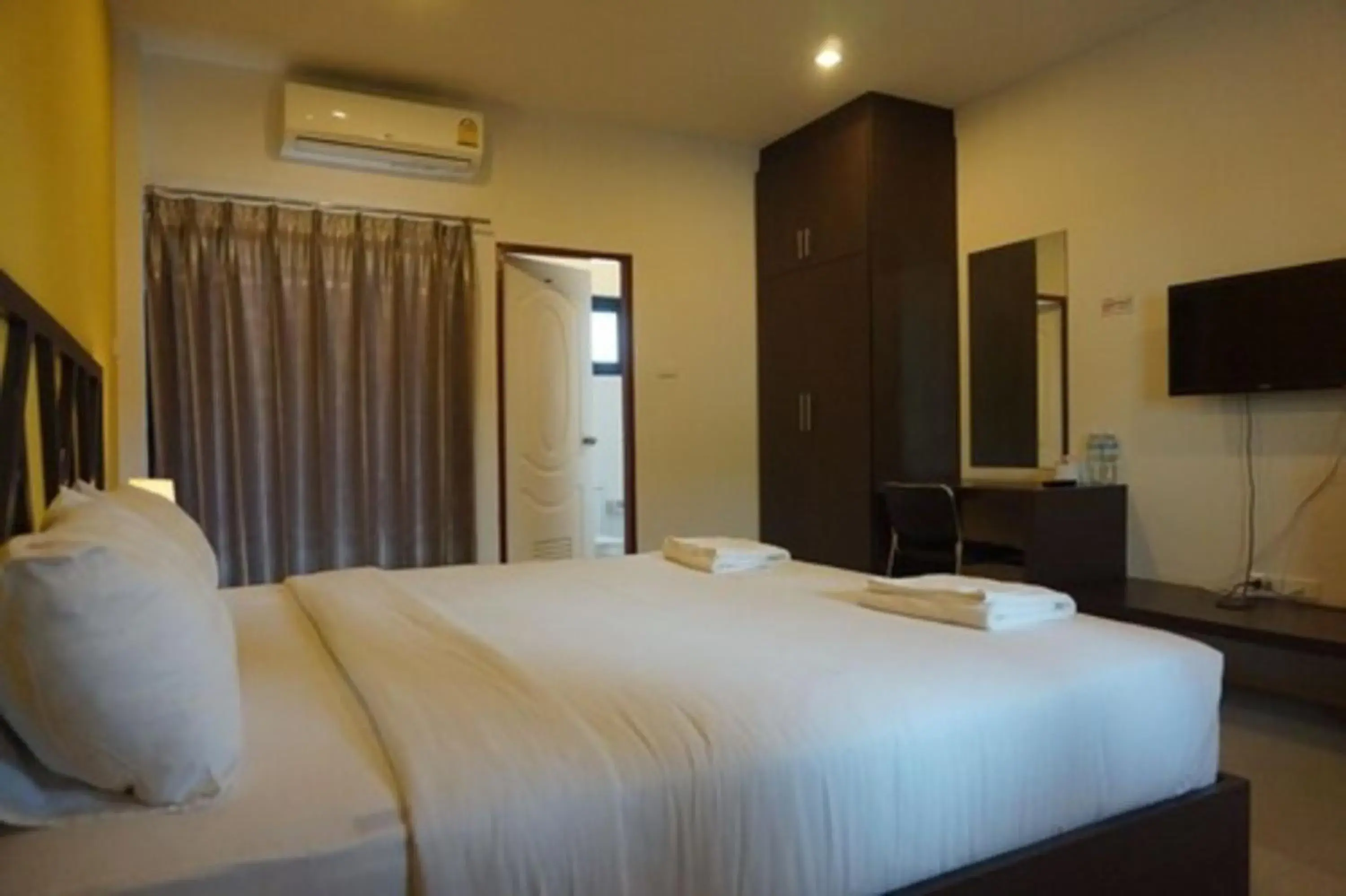 Property building, Bed in Somsamai Style Apartment Property building, Bed in Somsamai Style Apartment
