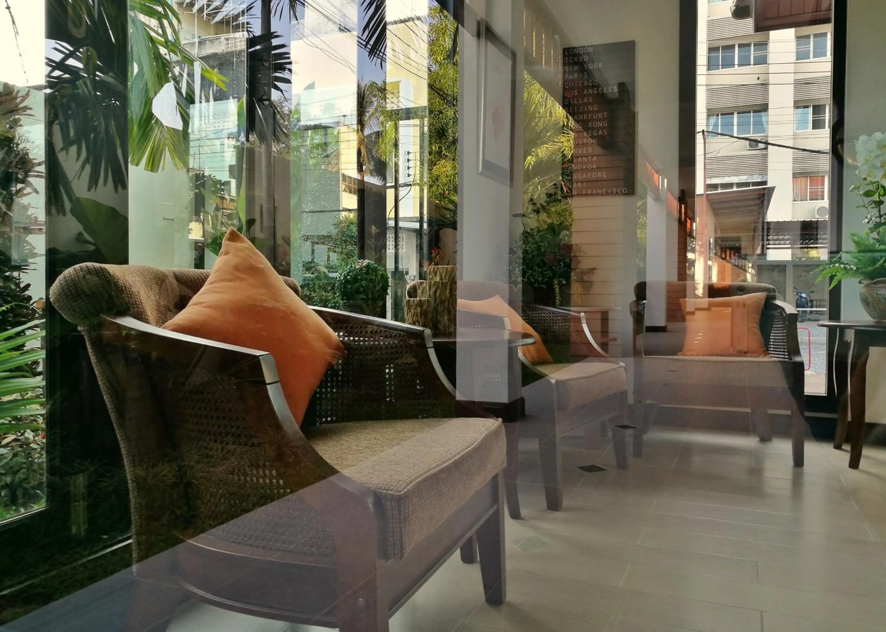 Living room in Mhonsa Hotel