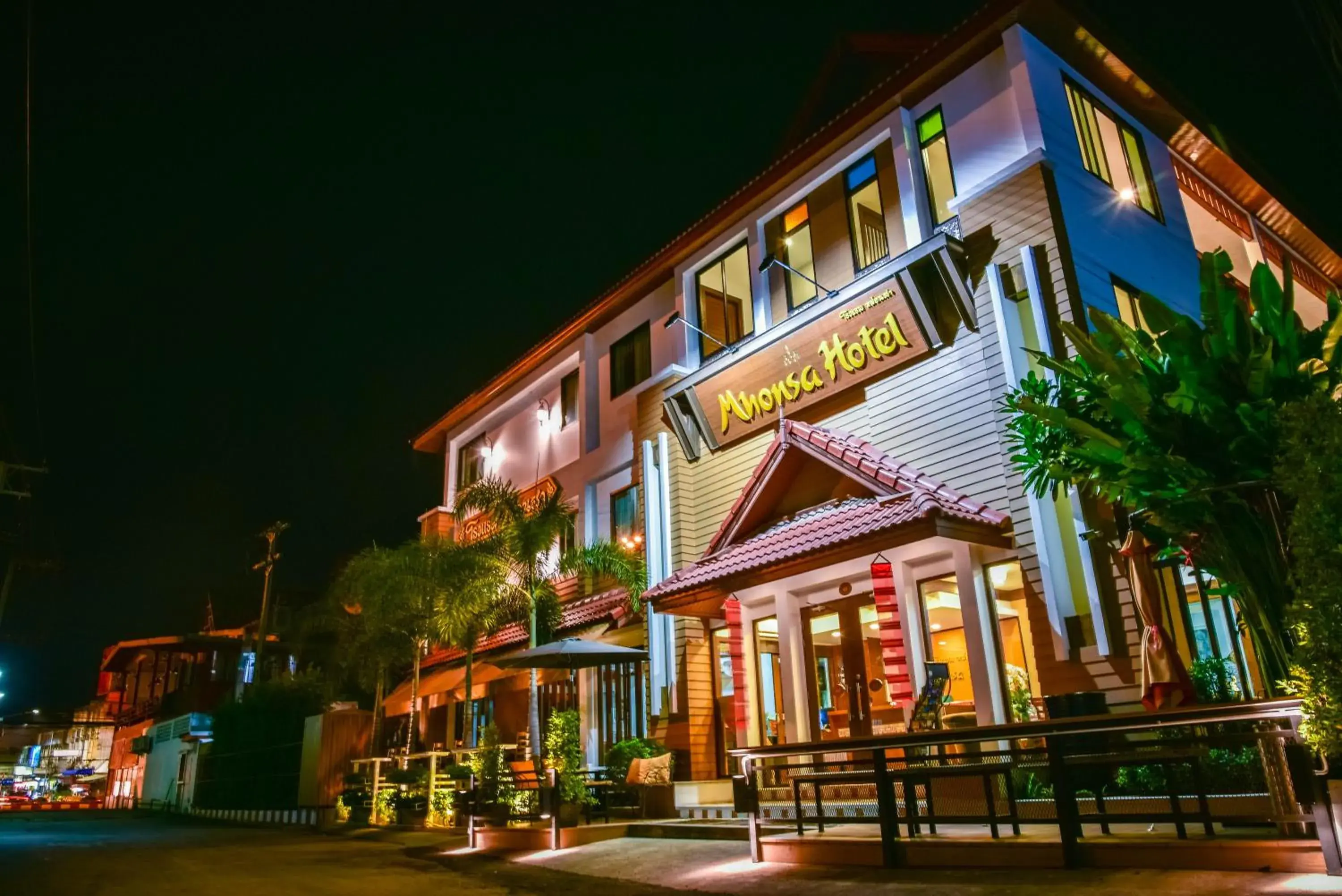 Facade/entrance in Mhonsa Hotel Facade/entrance in Mhonsa Hotel