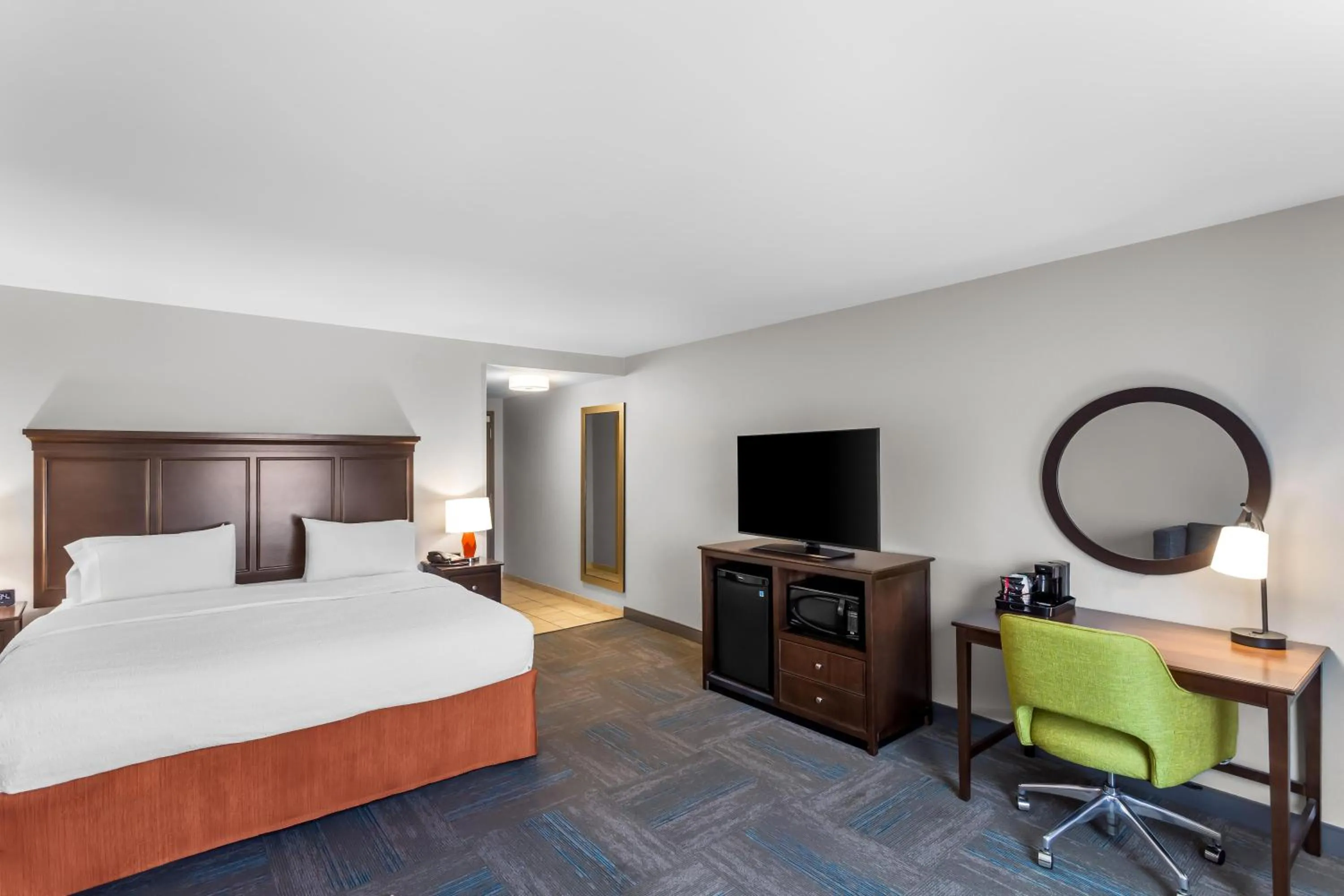 Bed in Hampton Inn University Area, Huntington, Wv