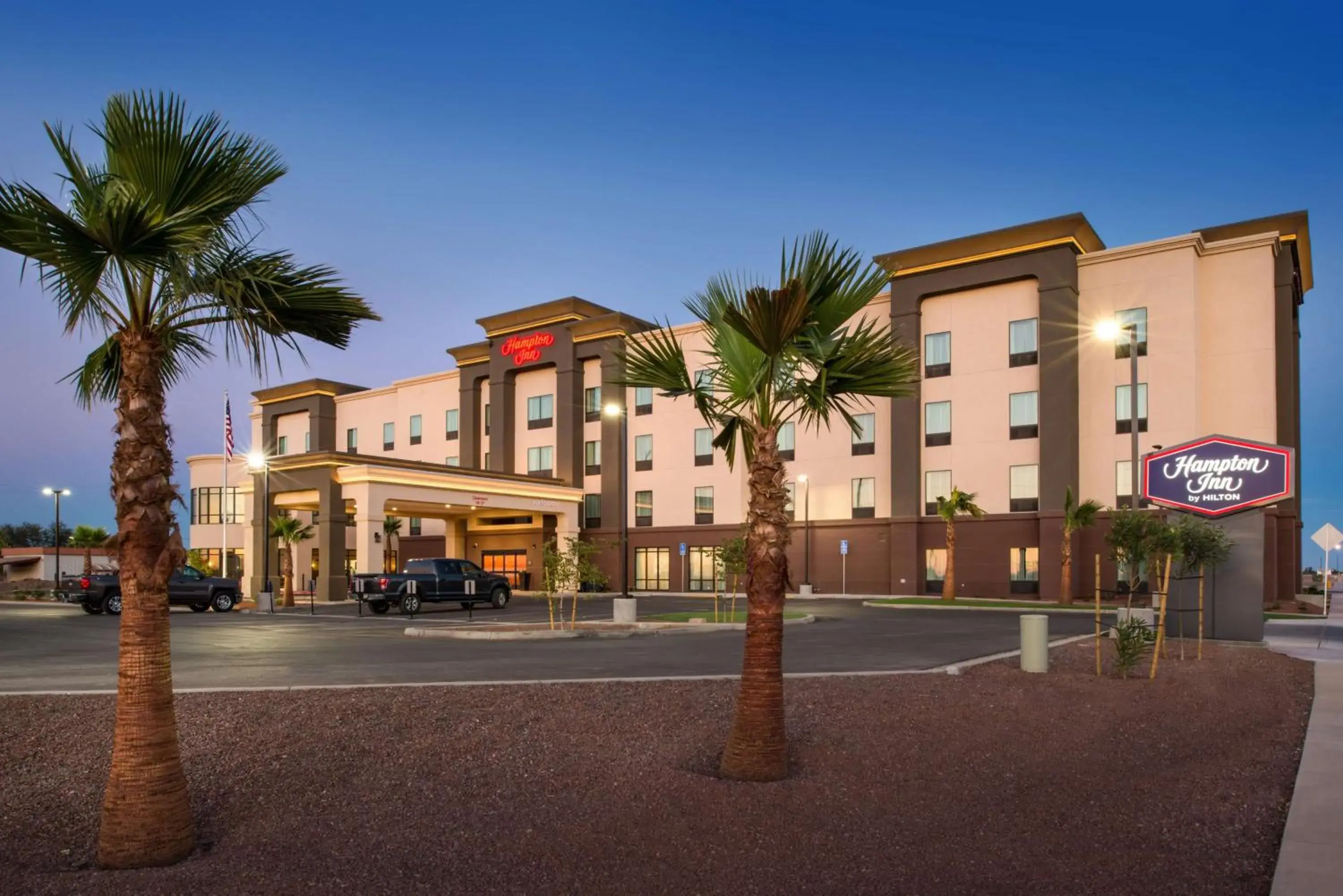 Property building in Hampton Inn El Centro Property building in Hampton Inn El Centro